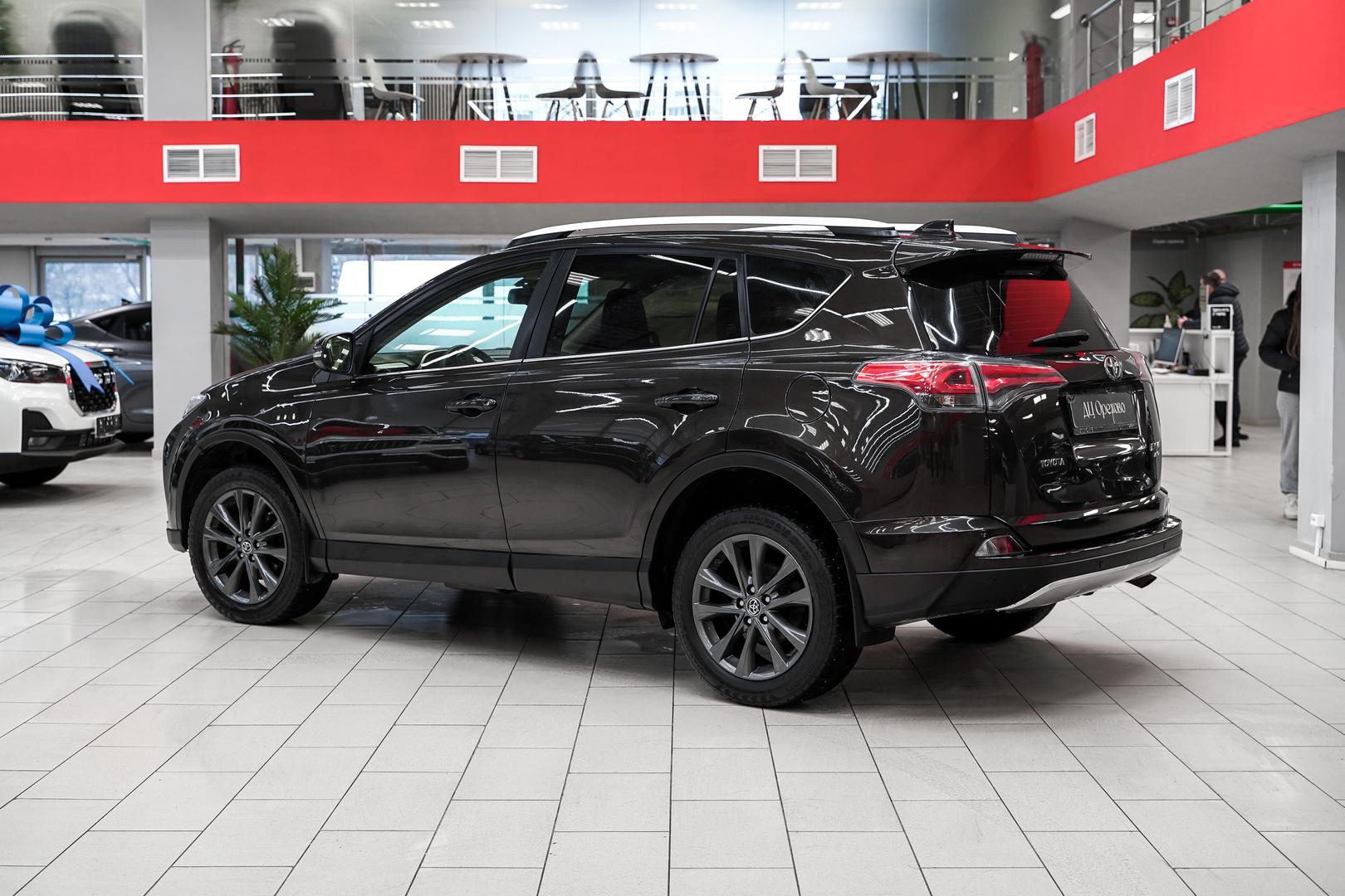 Toyota RAV4 2016, коричневый, ДЦ Орехово