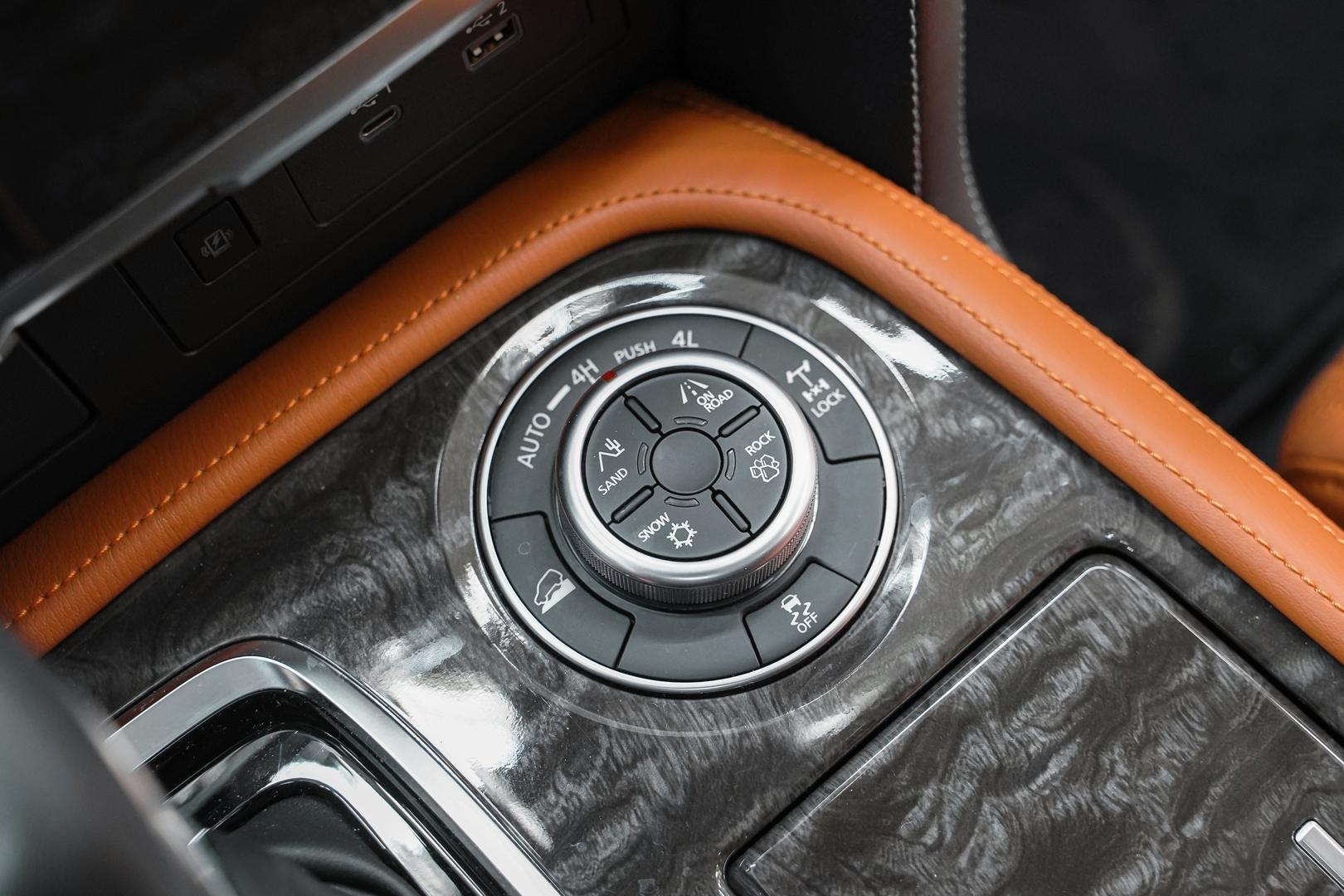 Nissan Patrol 2022, черный, ДЦ Орехово