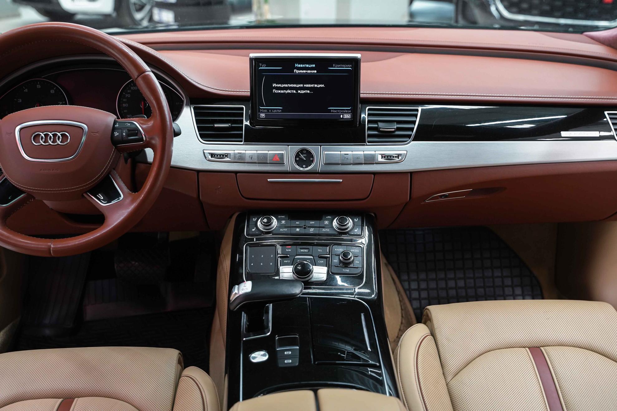 Audi A8 2012, черный, ДЦ Орехово