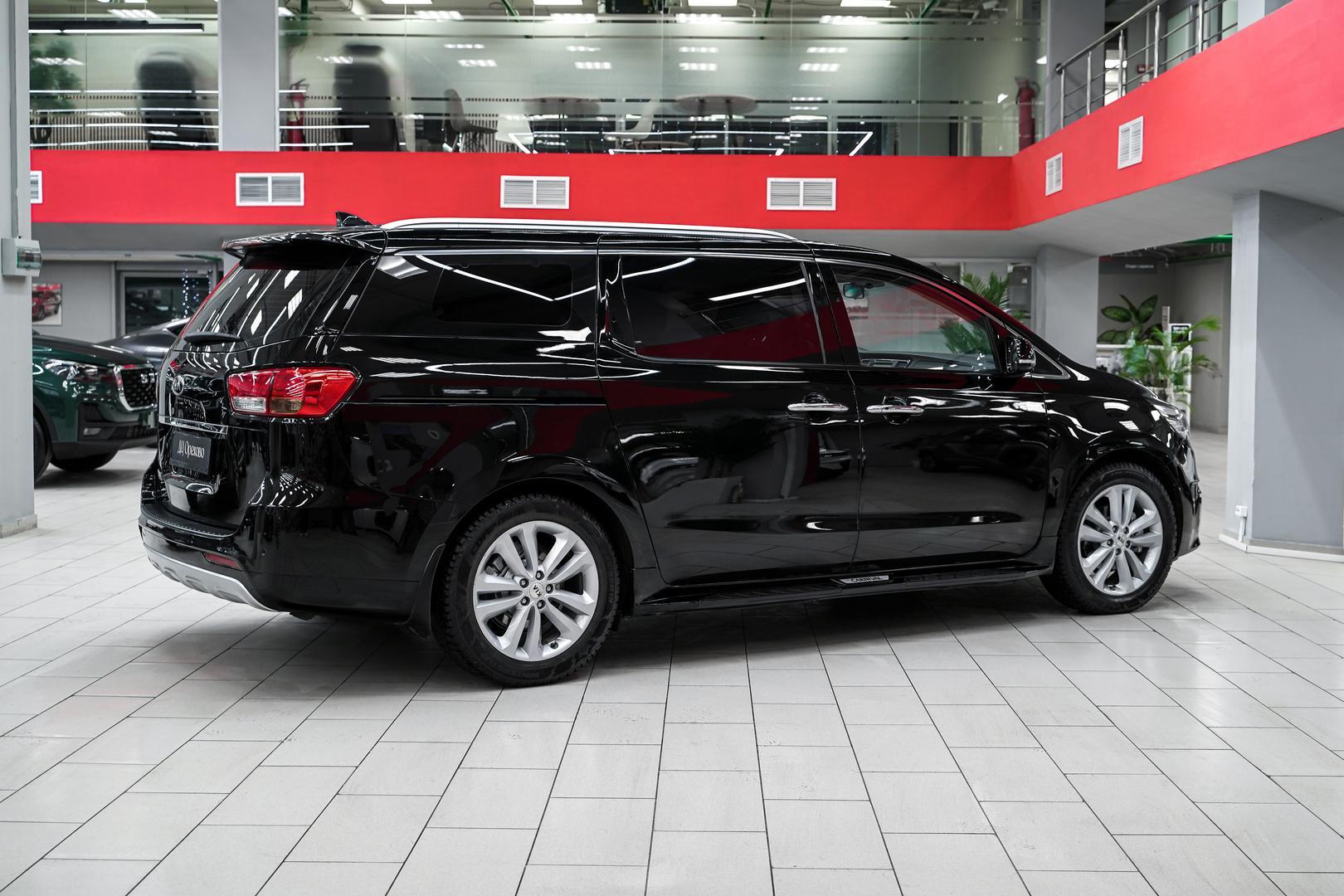 Kia Carnival 2015, черный, ДЦ Орехово