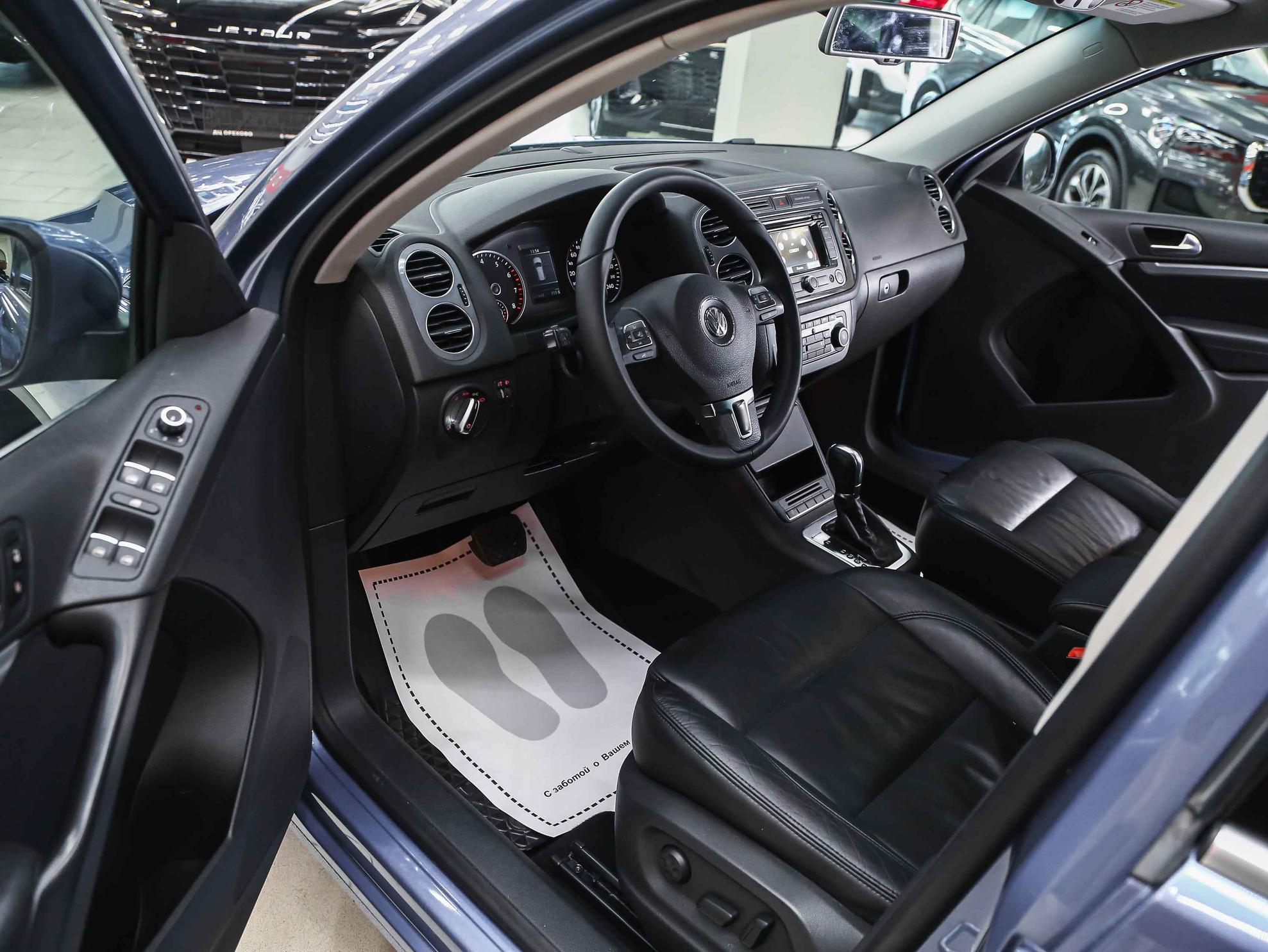 Volkswagen Tiguan 2012, синий, ДЦ Орехово