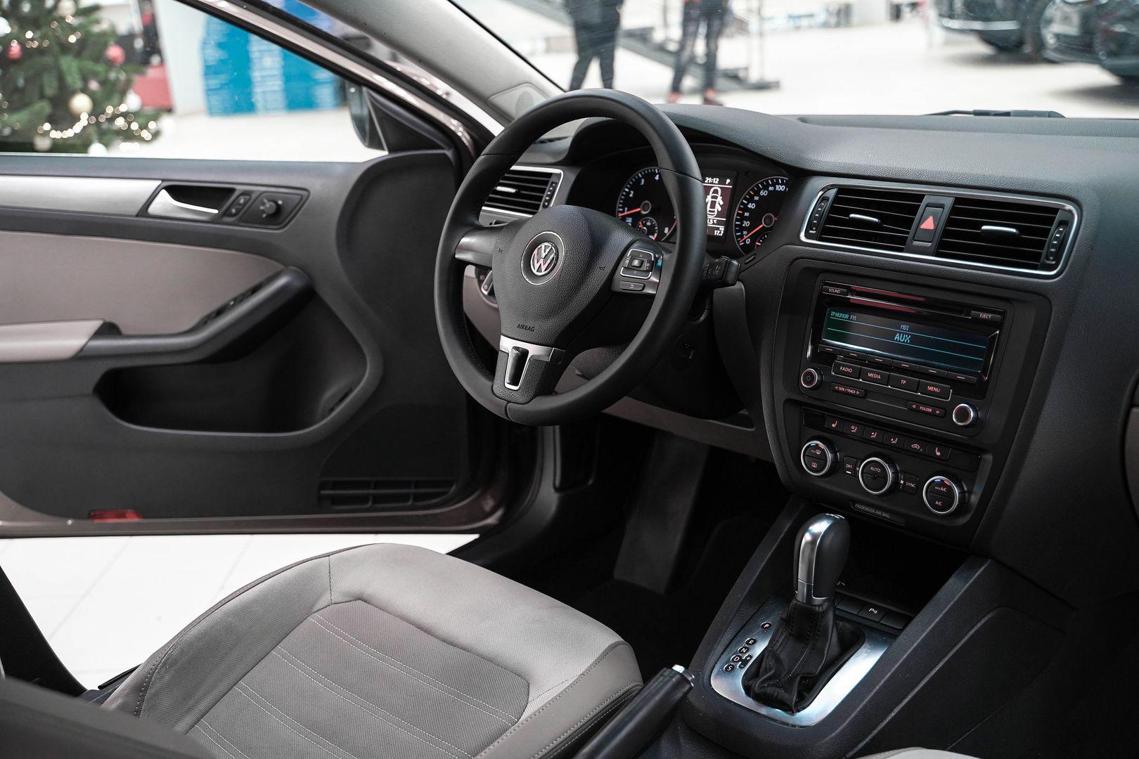 Volkswagen Jetta 2012, коричневый, ДЦ Орехово