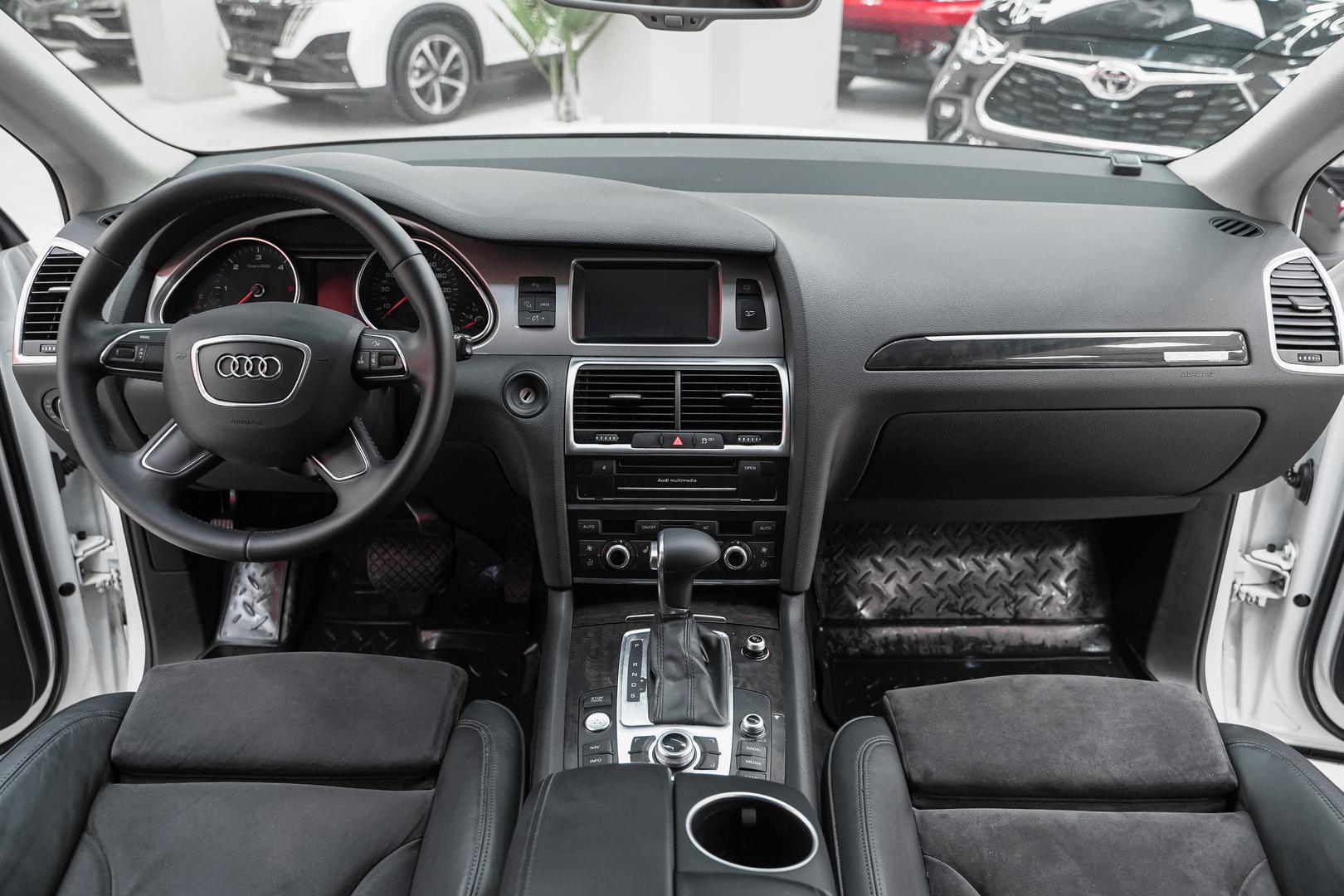 Audi Q7 2012, белый, ДЦ Орехово