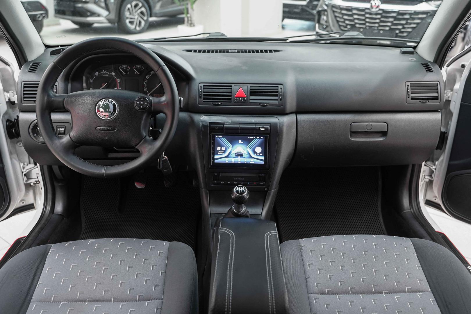 Skoda Octavia 2008, белый, ДЦ Орехово