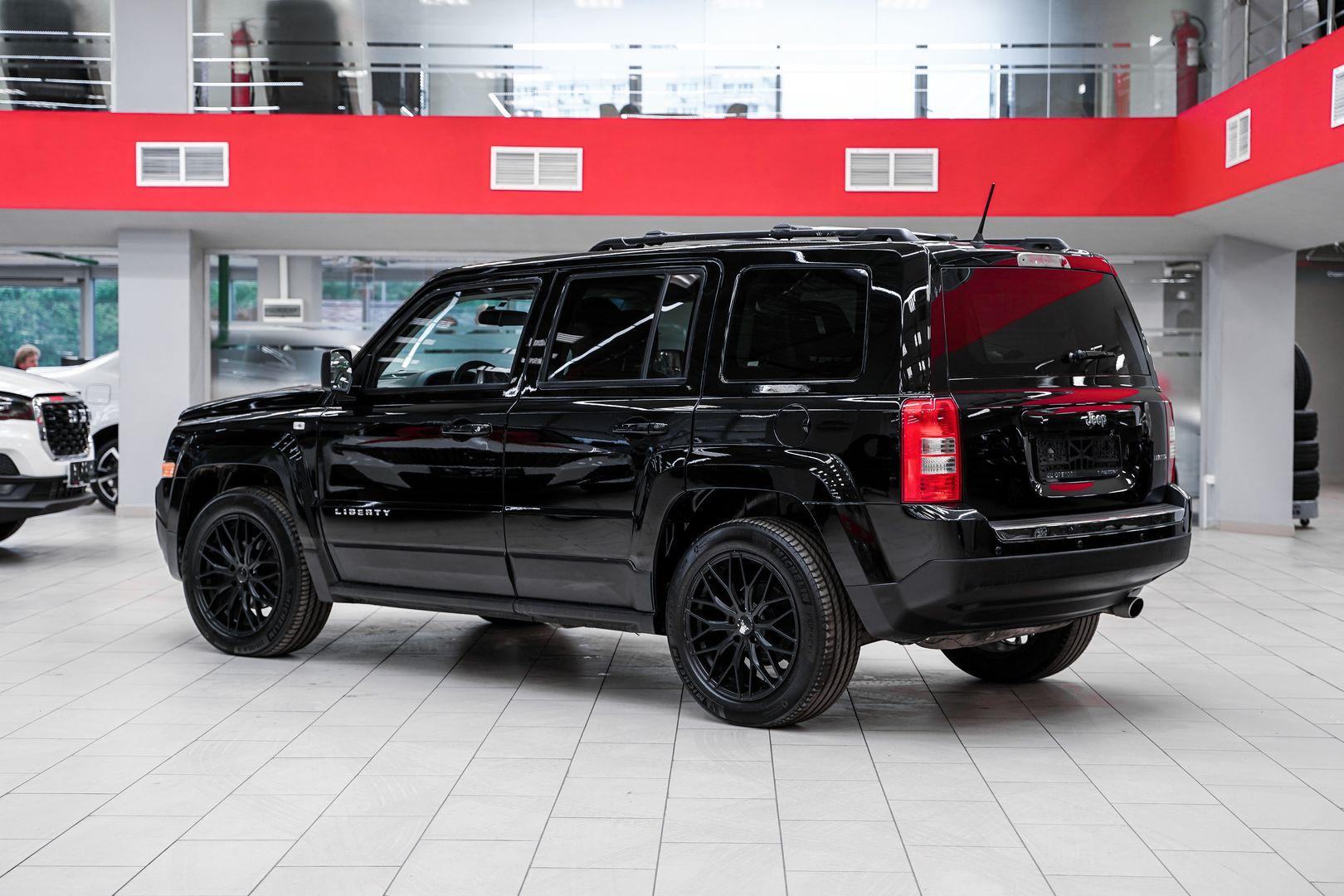 Jeep Liberty (Patriot) 2012, черный, ДЦ Орехово