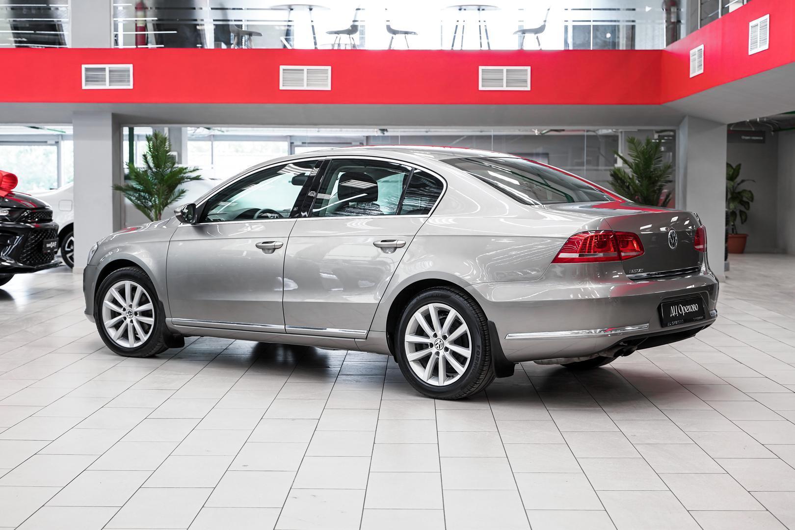 Volkswagen Passat 2014, серый, ДЦ Орехово