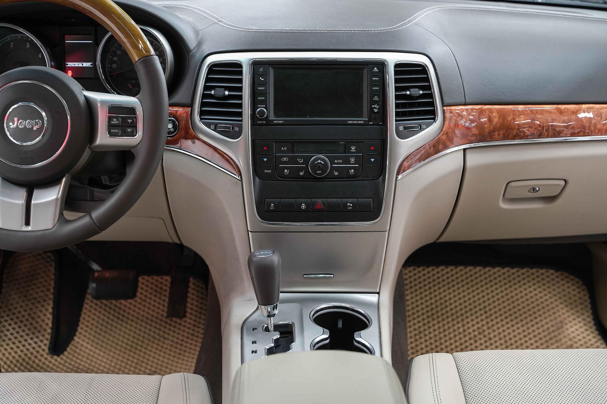 Jeep Grand Cherokee 2012, белый, ДЦ Орехово