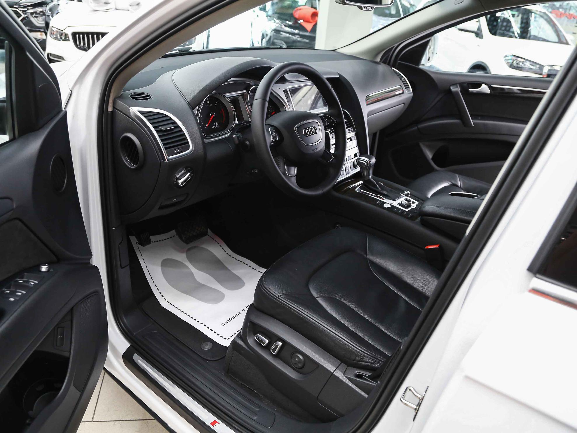 Audi Q7 2014, белый, ДЦ Орехово