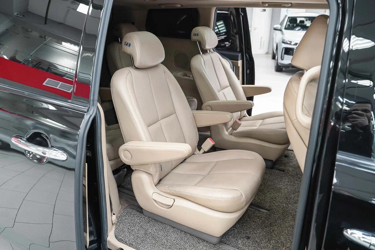 Kia Carnival 2017, черный, ДЦ Орехово