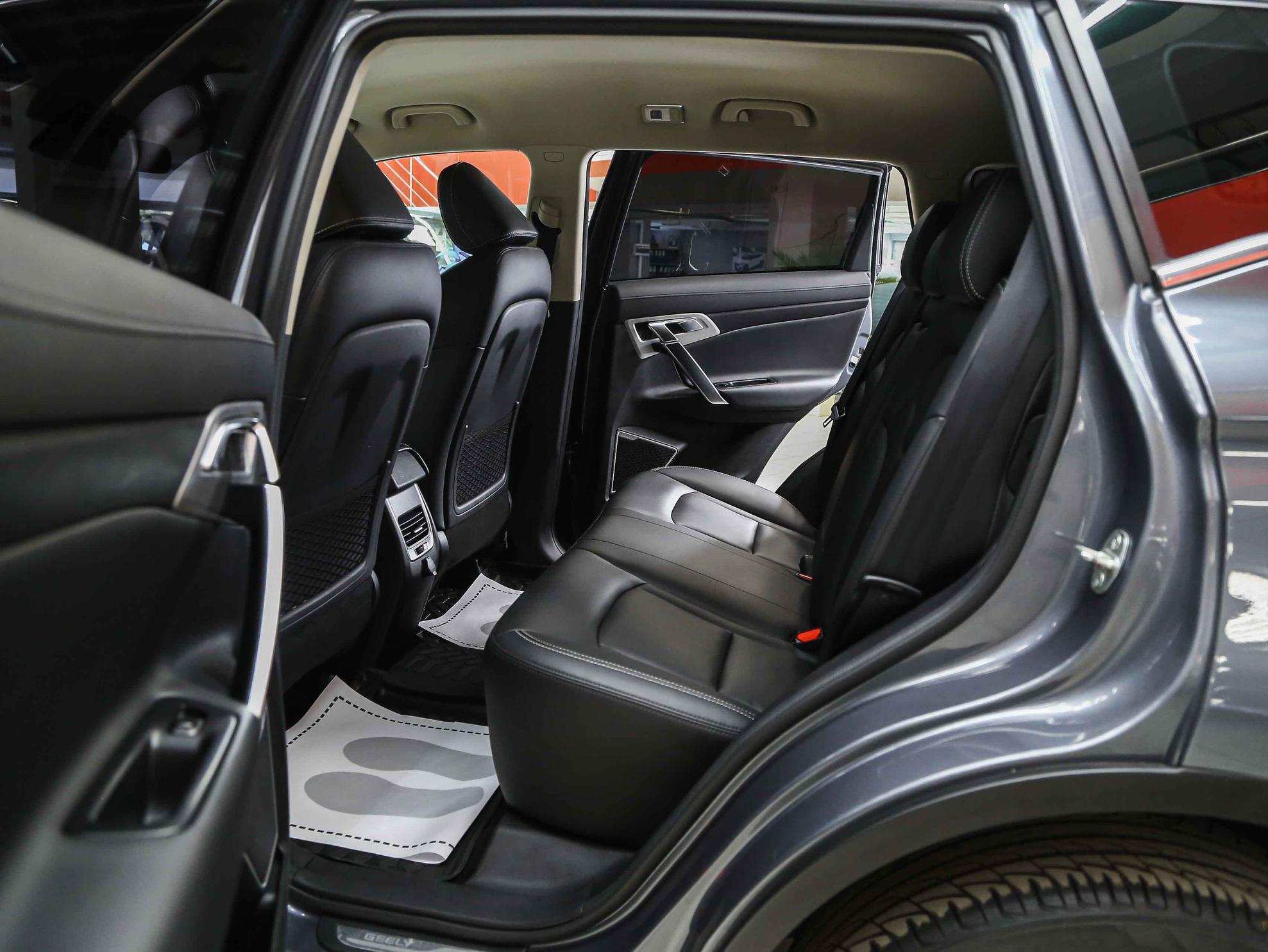 Geely Atlas 2018, серый, ДЦ Орехово