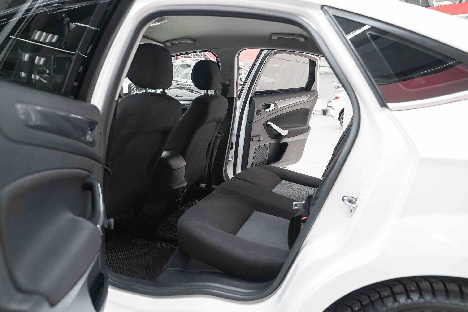 Ford Mondeo 2013, белый, ДЦ Орехово