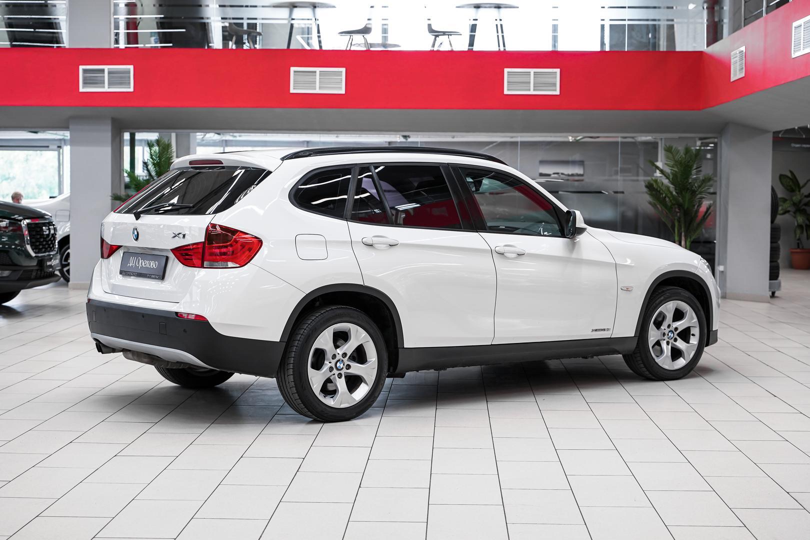 BMW X1 2012, белый, ДЦ Орехово