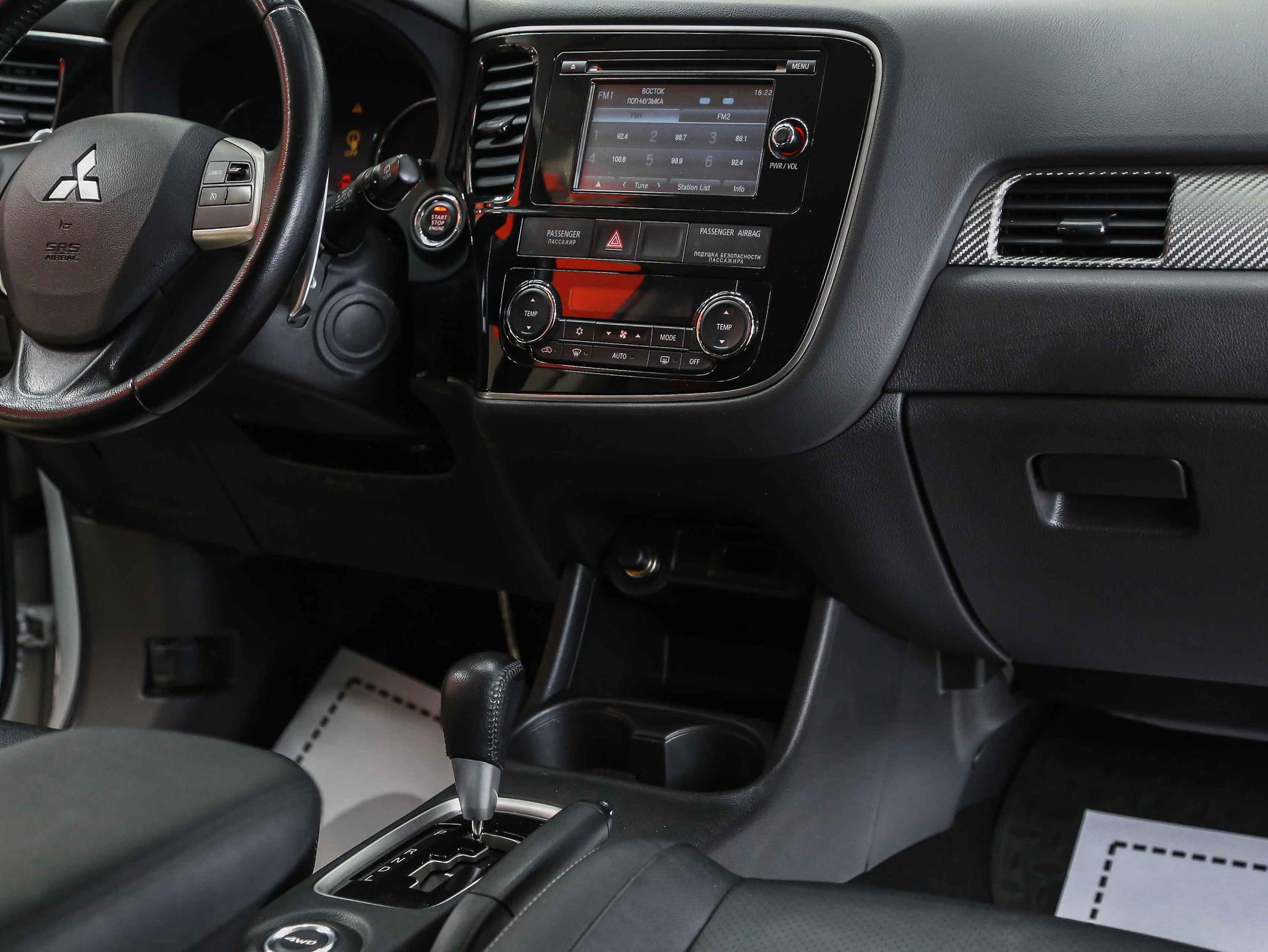 Mitsubishi Outlander 2012, белый, ДЦ Орехово