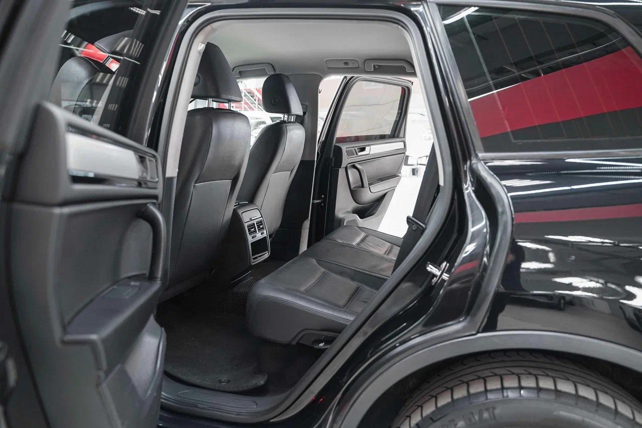 Volkswagen Touareg 2012, черный, ДЦ Орехово