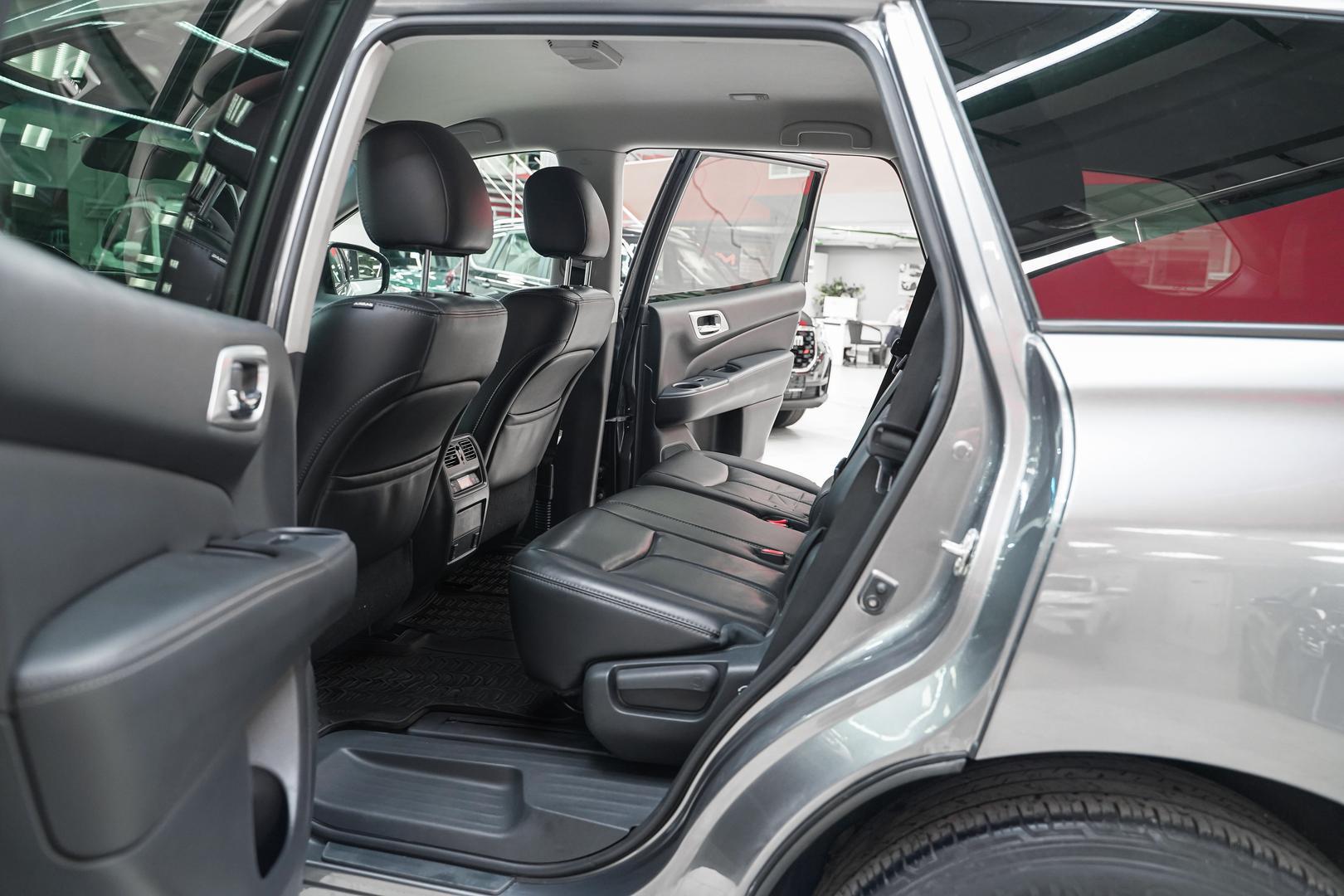 Nissan Pathfinder 2016, серый, ДЦ Орехово