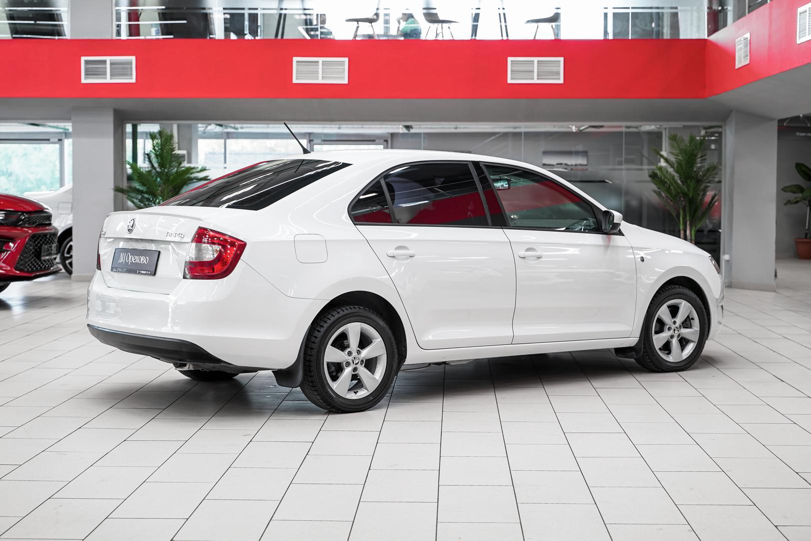 Skoda Rapid 2014, белый, ДЦ Орехово