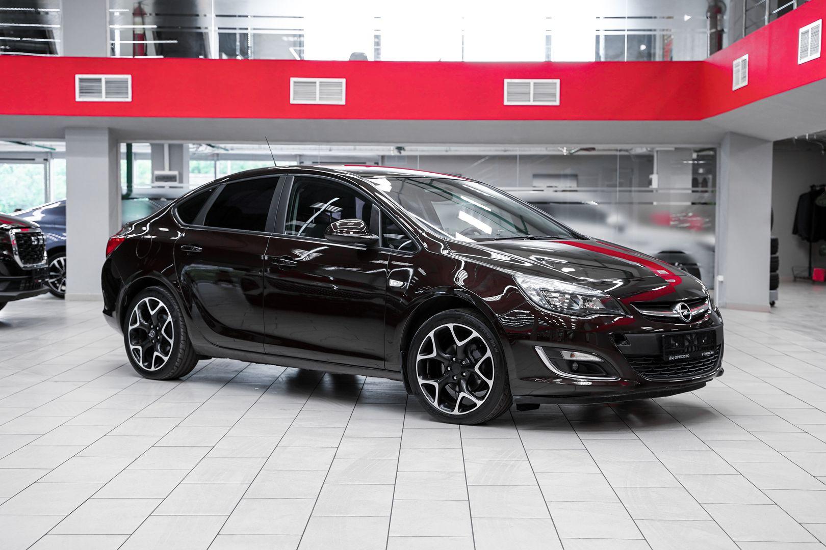 Opel Astra 2013, коричневый, ДЦ Орехово
