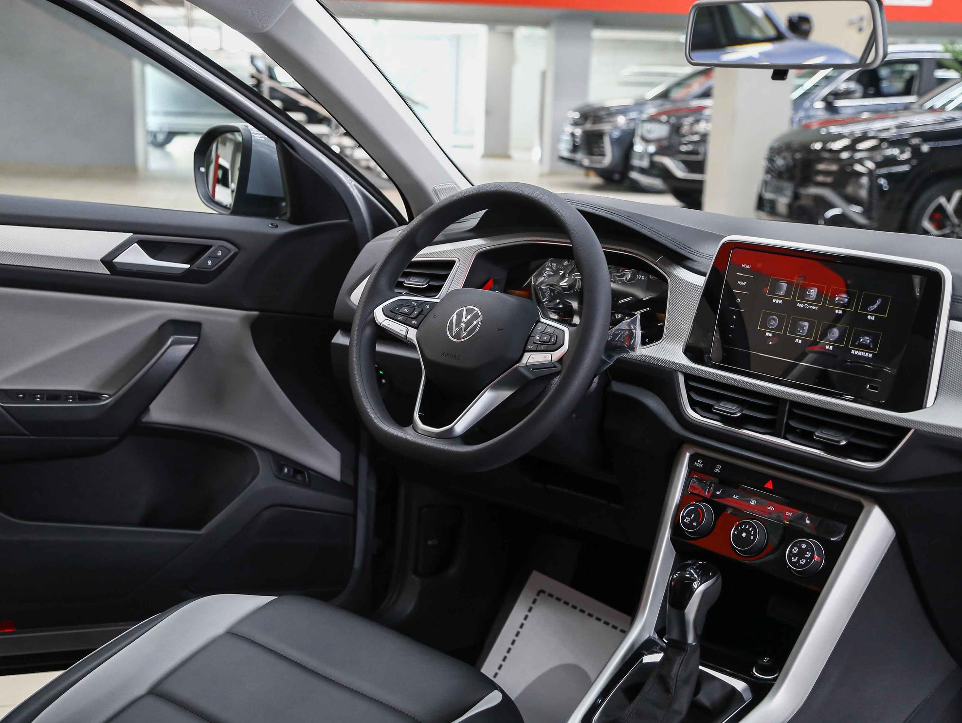 Volkswagen T-Roc 2026, серый, ДЦ Орехово