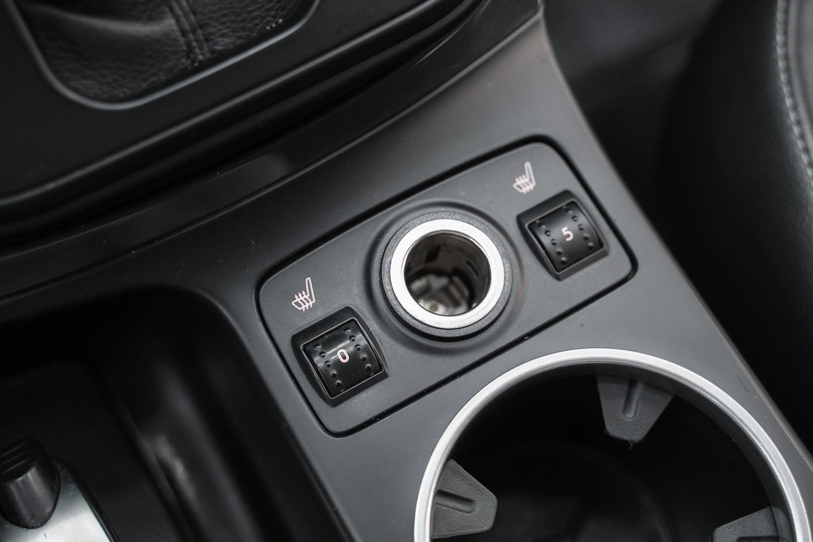 Ford Kuga 2013, серебряный, ДЦ Орехово