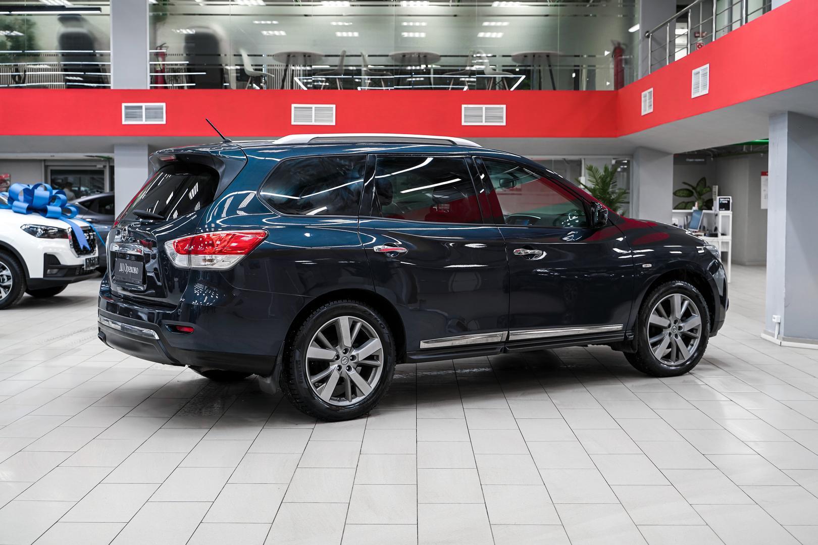 Nissan Pathfinder 2014, синий, ДЦ Орехово