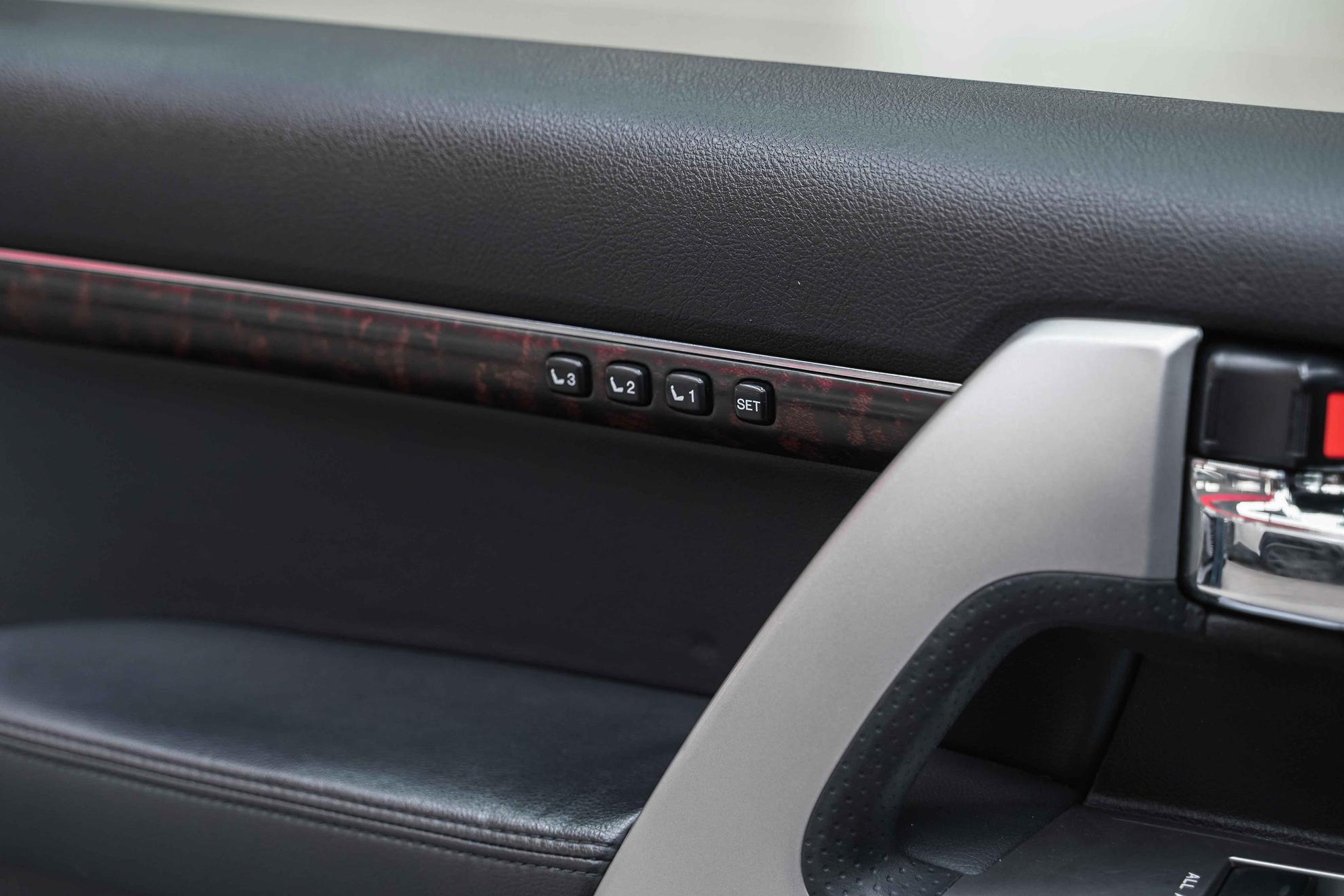 Toyota Land Cruiser 2012, черный, ДЦ Орехово