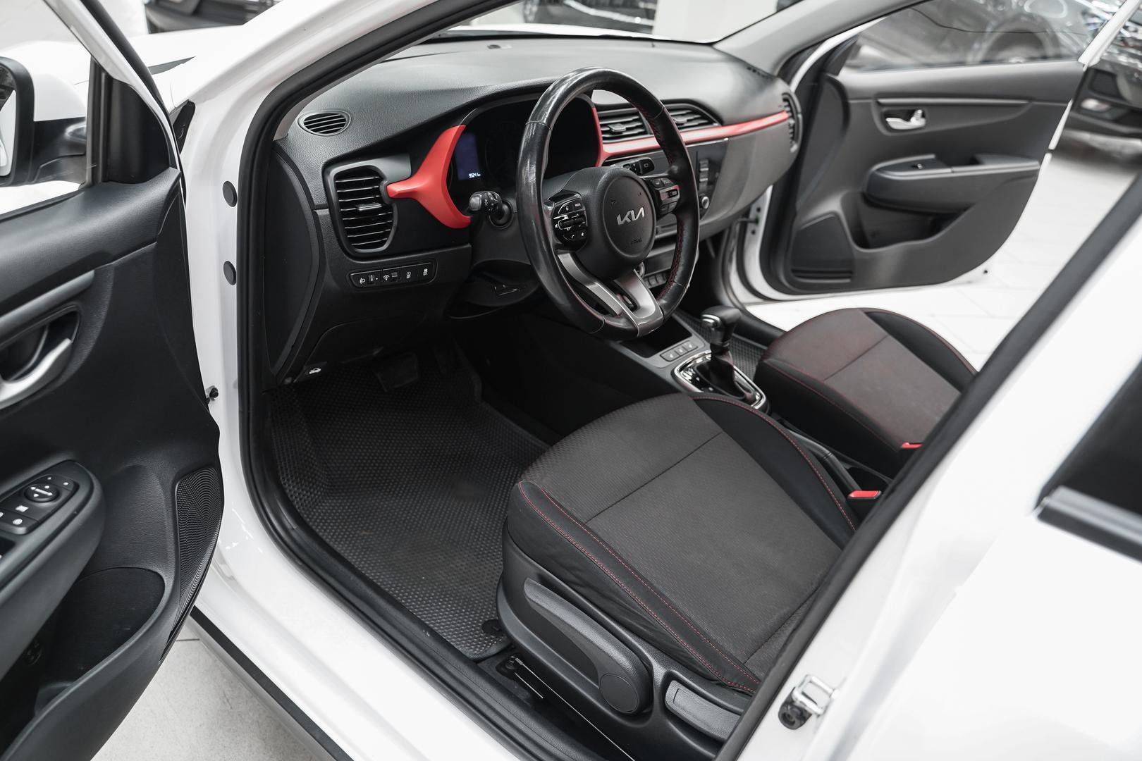 Kia Rio 2021, белый, ДЦ Орехово