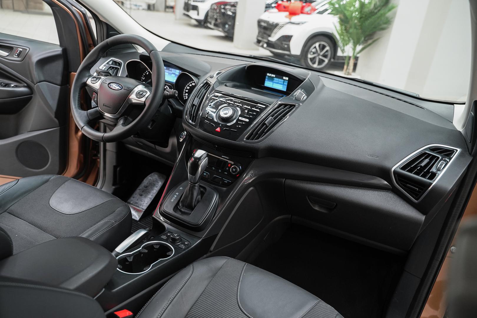Ford Kuga 2013, коричневый, ДЦ Орехово