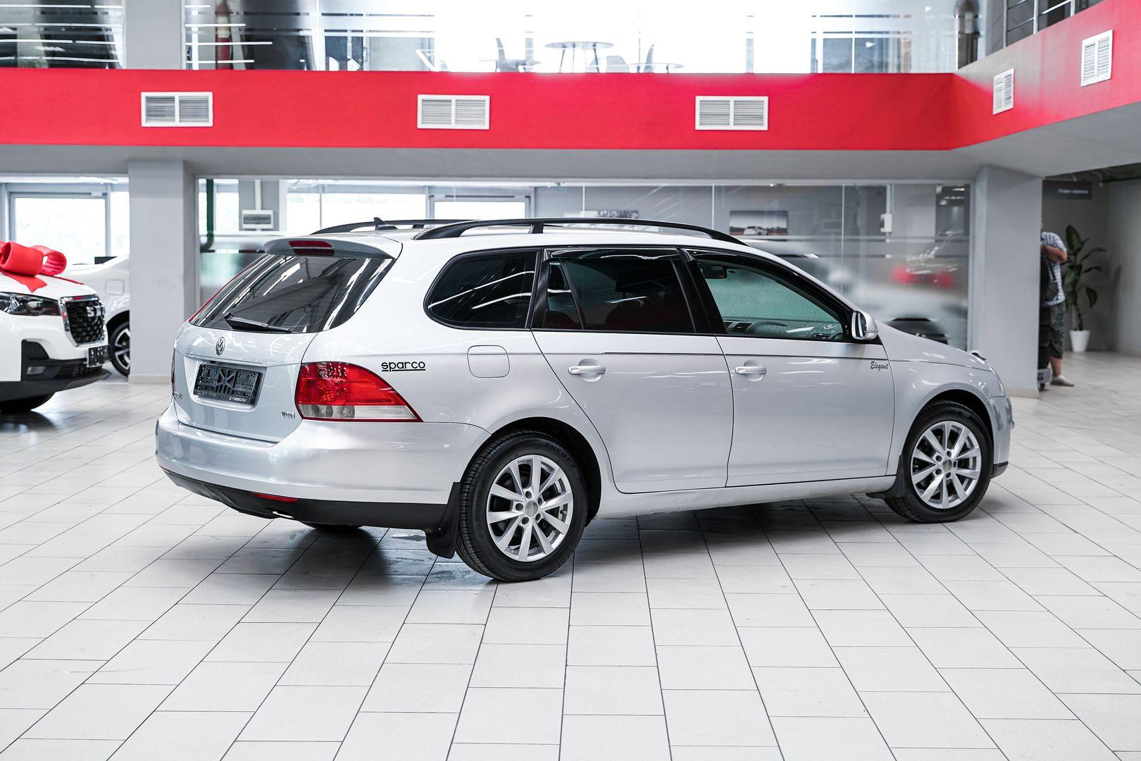 Volkswagen Golf 2009, серебряный, ДЦ Орехово