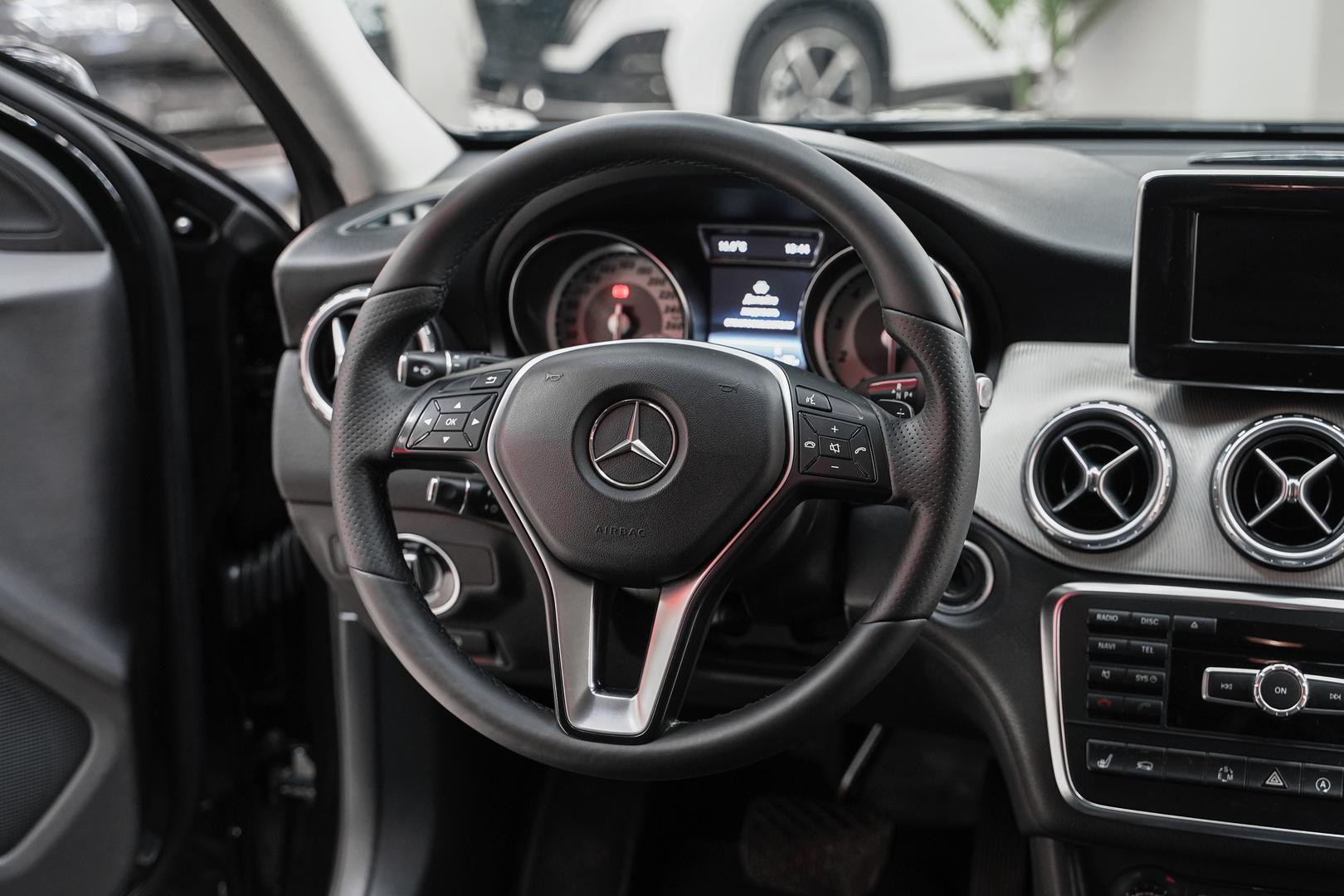 Mercedes-Benz GLA 2015, черный, ДЦ Орехово