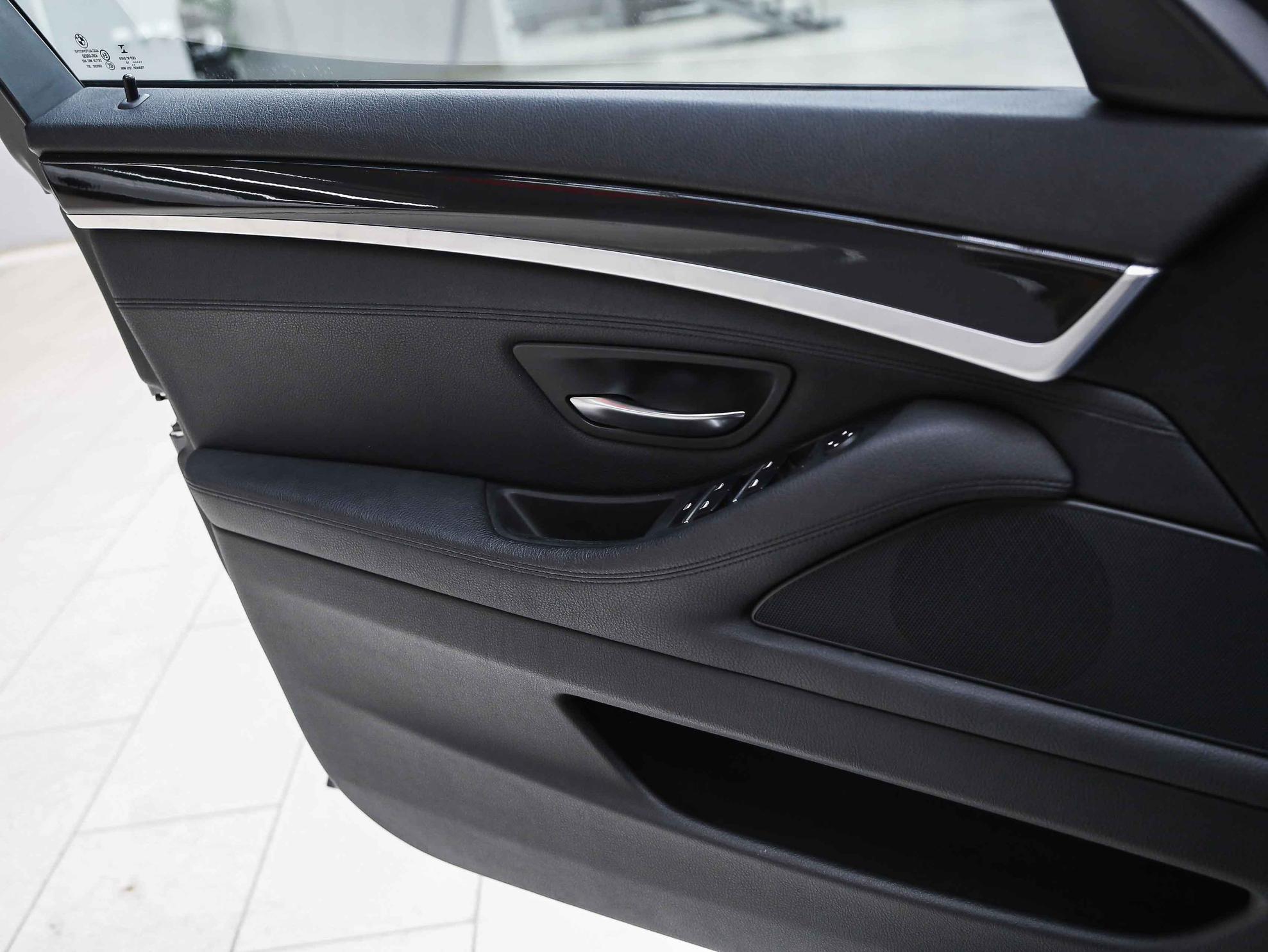 BMW 5 серии 2014, синий, ДЦ Орехово
