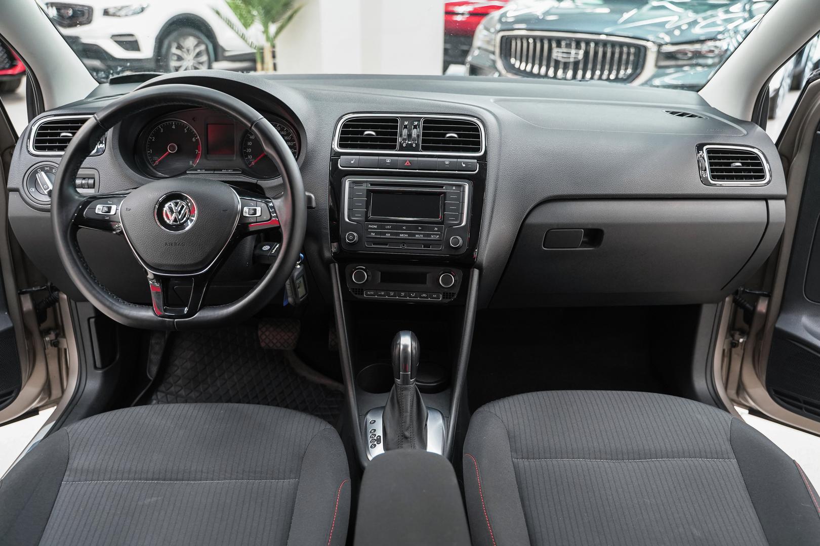 Volkswagen Polo 2017, бежевый, ДЦ Орехово