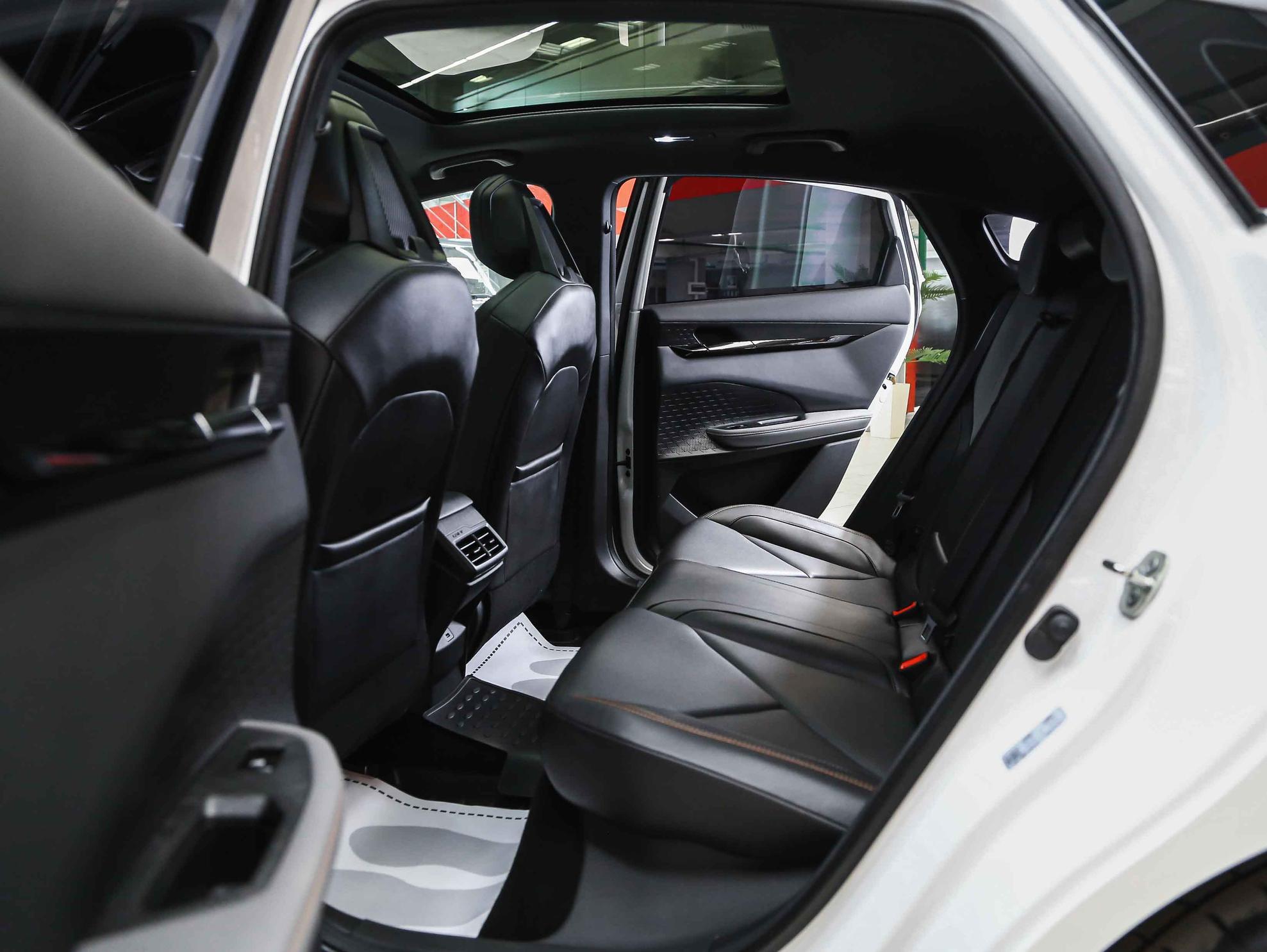 Changan UNI-V 2023, белый, ДЦ Орехово