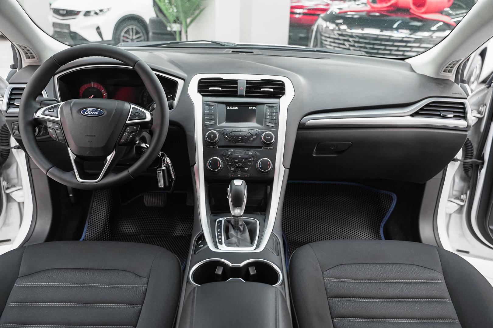 Ford Mondeo 2015, белый, ДЦ Орехово