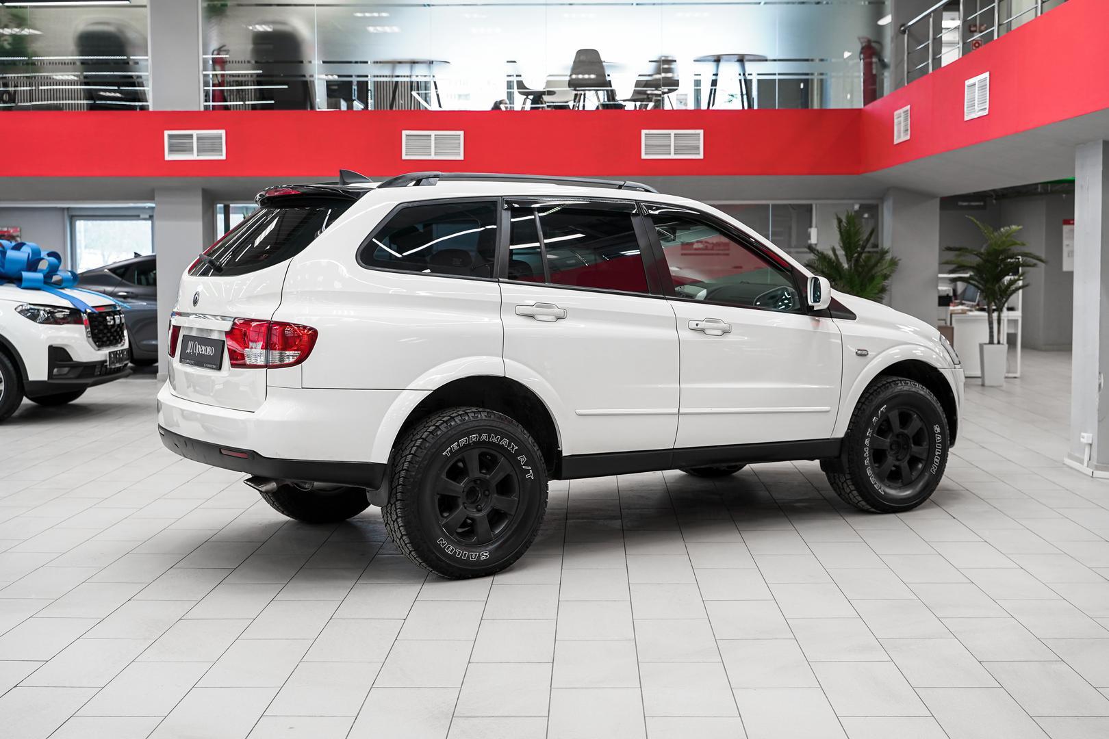 SsangYong Kyron 2011, белый, ДЦ Орехово