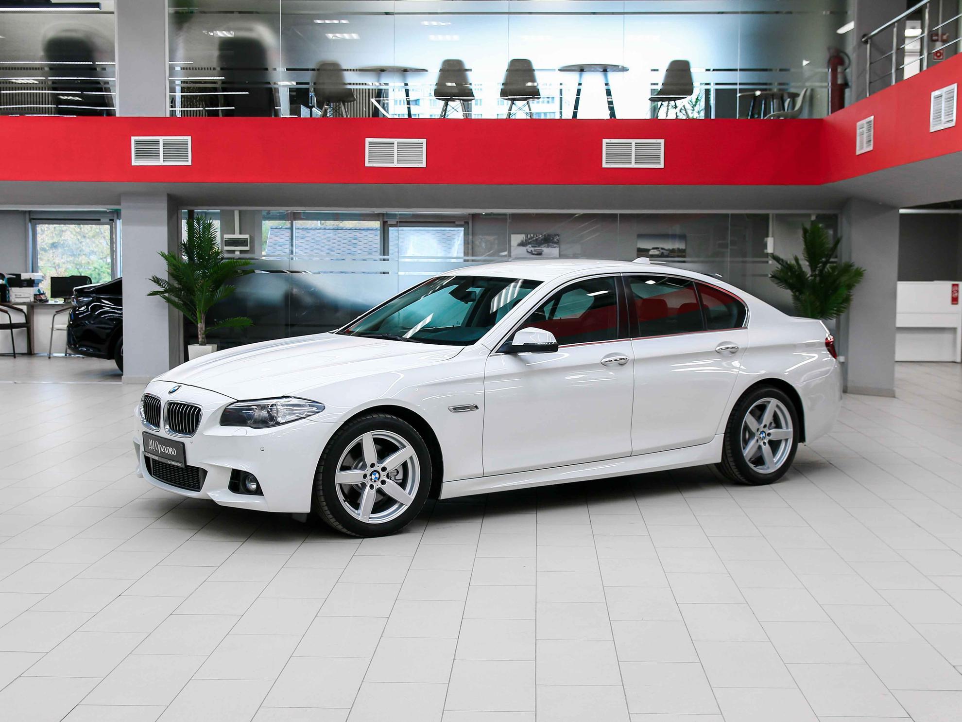 BMW 5 серии 2014, белый, ДЦ Орехово