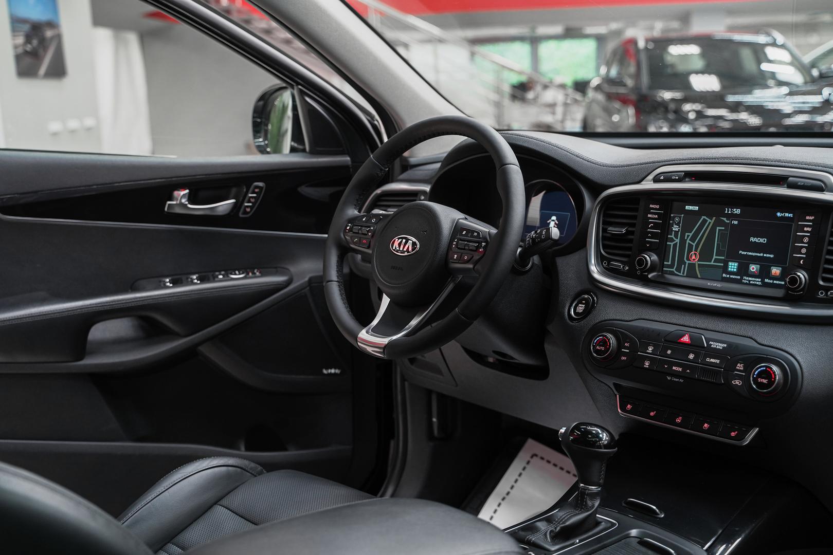 Kia Sorento 2015, черный, ДЦ Орехово