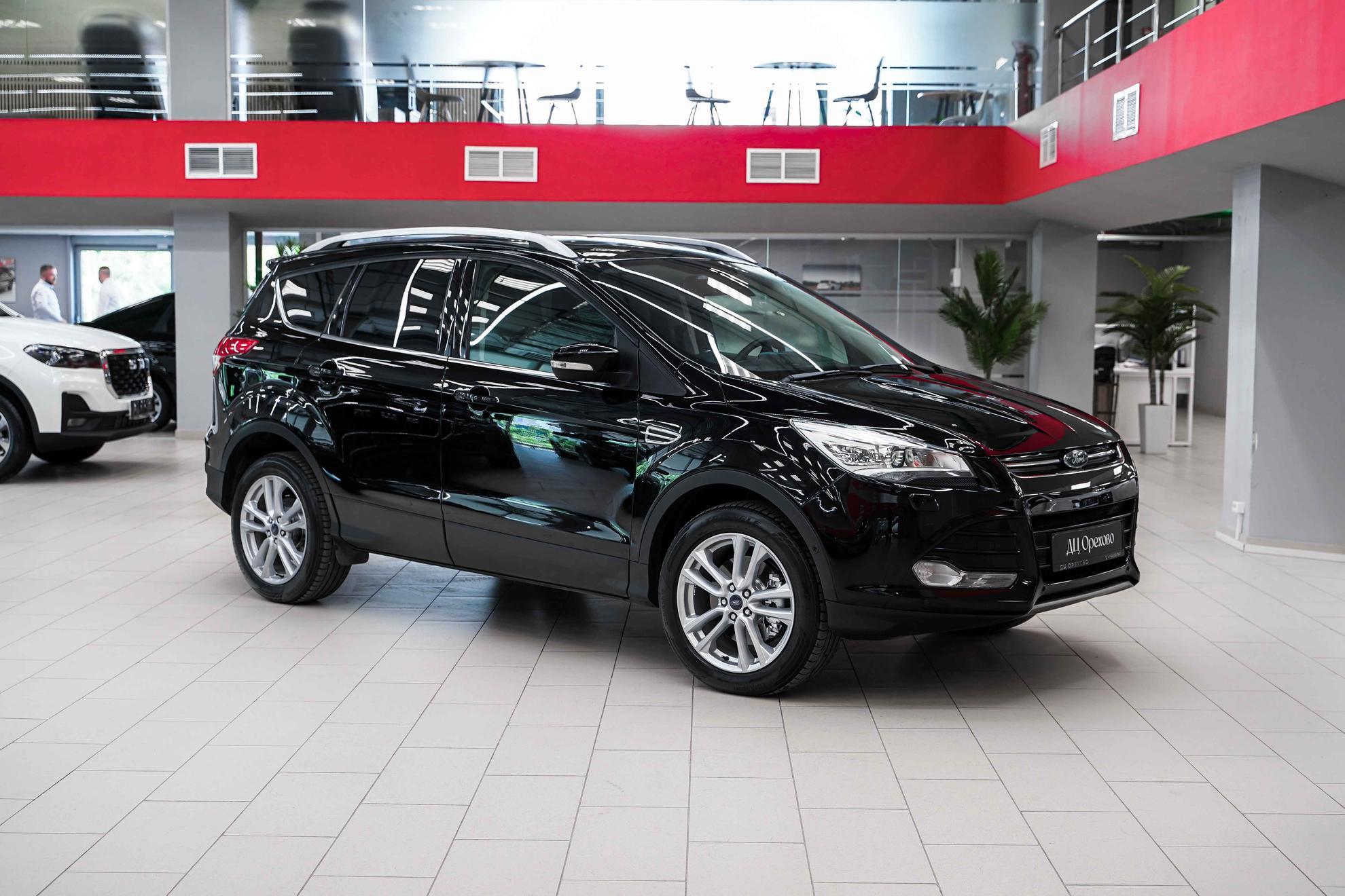 Ford Kuga 2016, черный, ДЦ Орехово