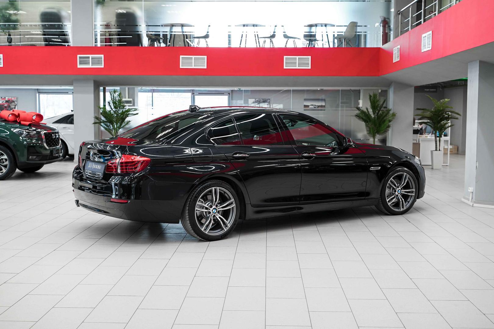 BMW 5 серии 2015, черный, ДЦ Орехово