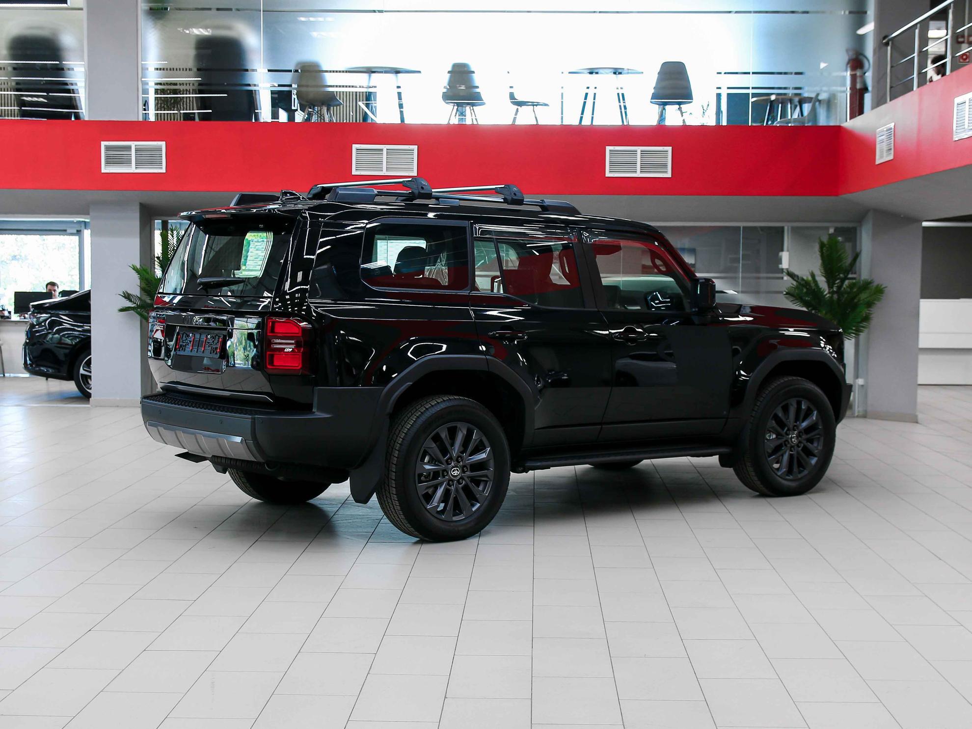 Toyota Land Cruiser Prado 2026, черный, ДЦ Орехово