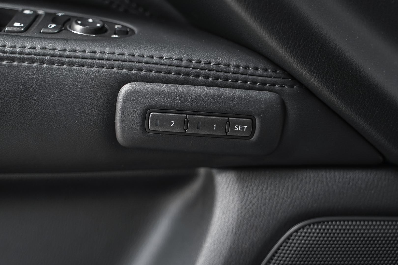 Infiniti JX 2013, белый, ДЦ Орехово