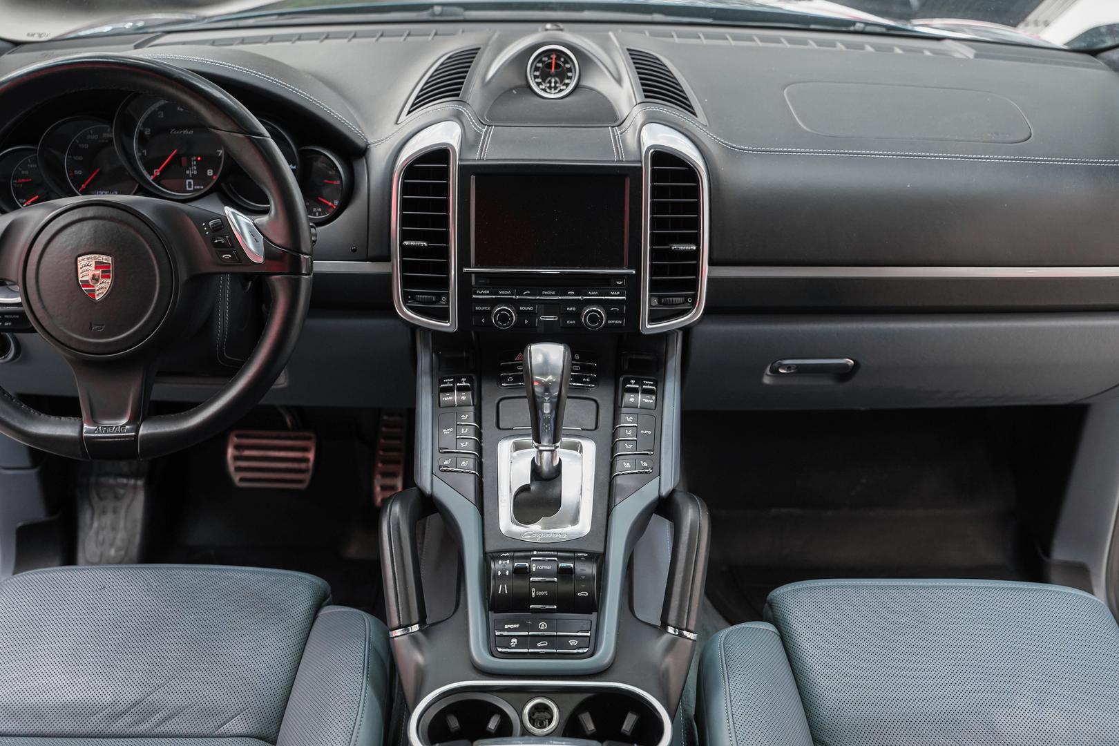 Porsche Cayenne 2013, синий, ДЦ Орехово