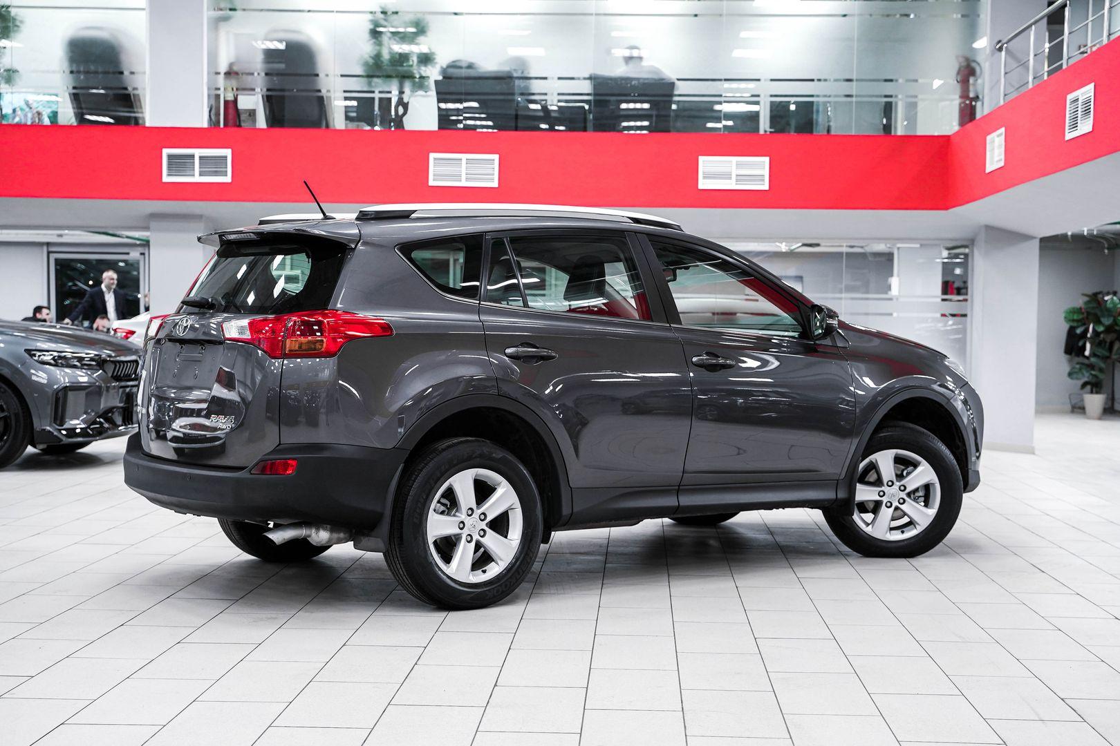 Toyota RAV4 2013, серый, ДЦ Орехово