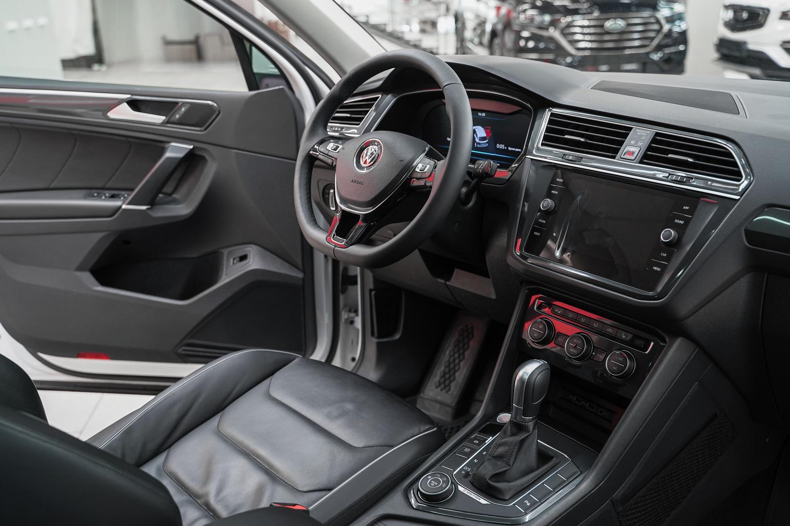 Volkswagen Tiguan 2018, белый, ДЦ Орехово