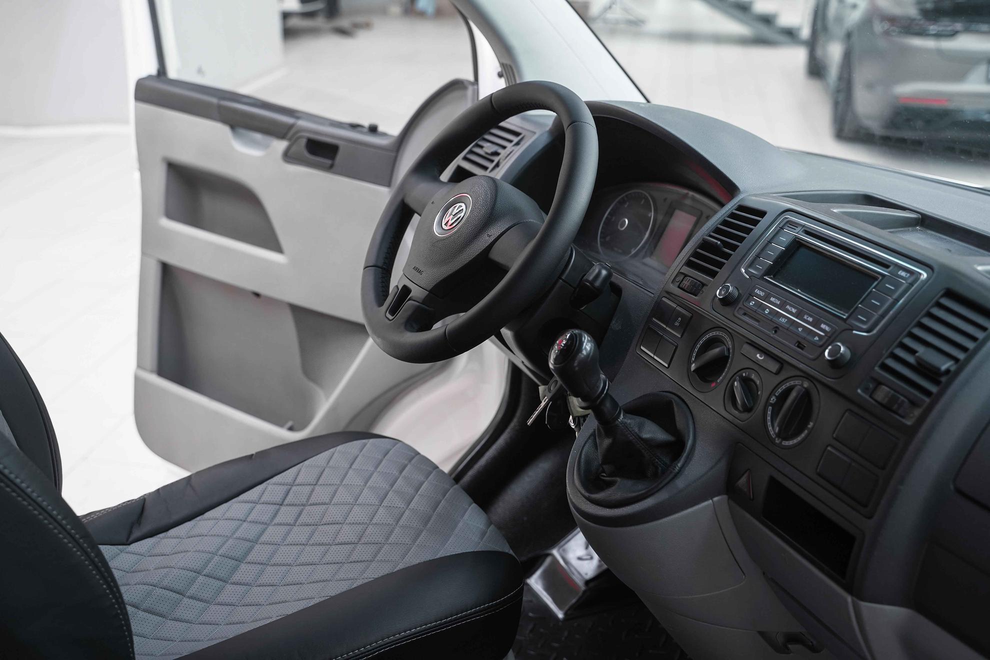 Volkswagen Transporter 2011, белый, ДЦ Орехово