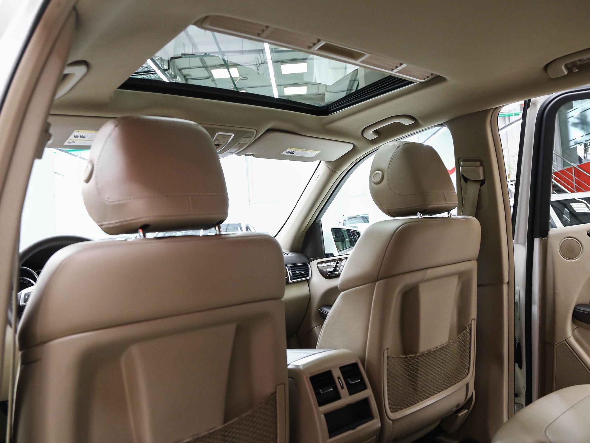 Mercedes-Benz M-Класс 2012, белый, ДЦ Орехово