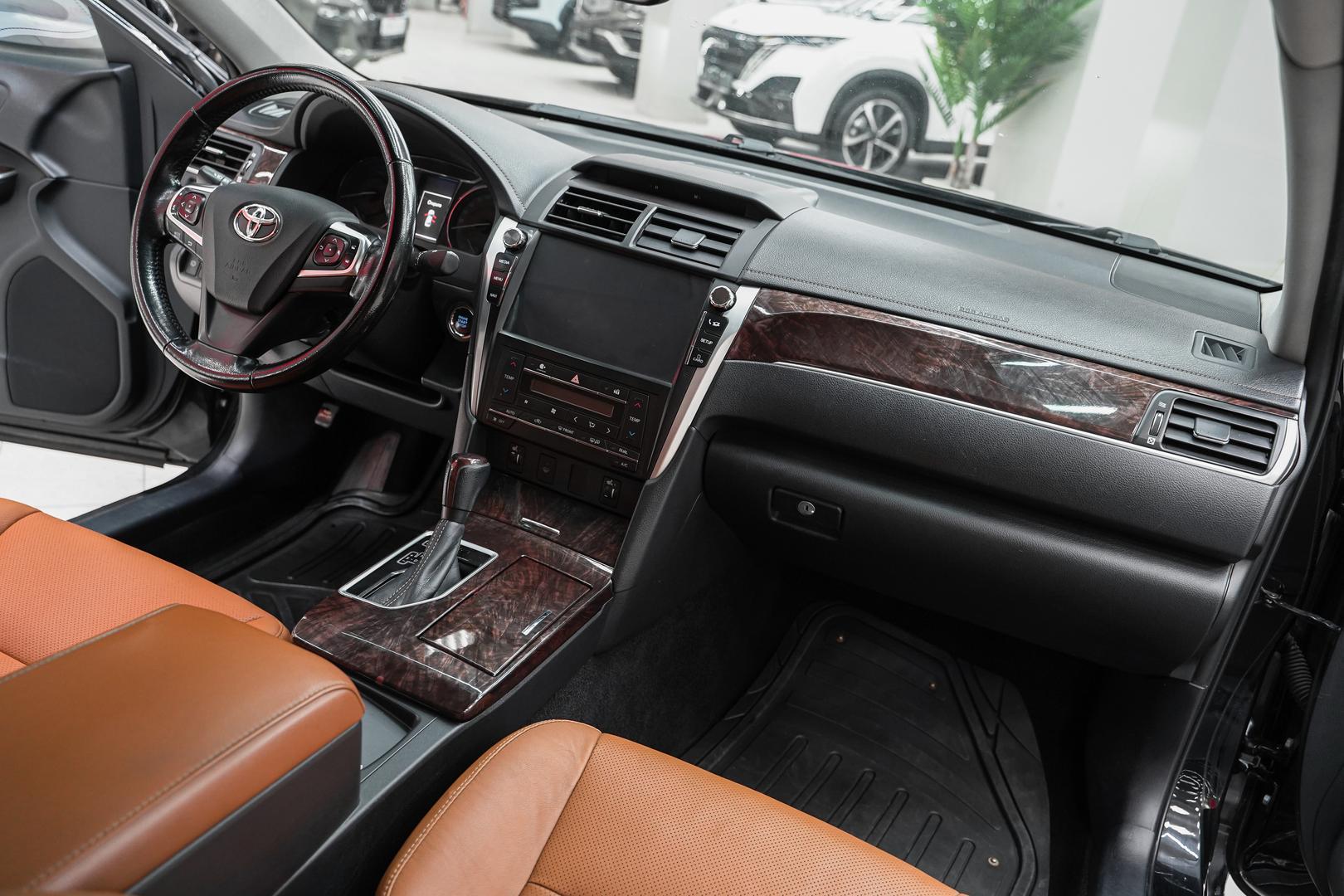 Toyota Camry 2017, черный, ДЦ Орехово