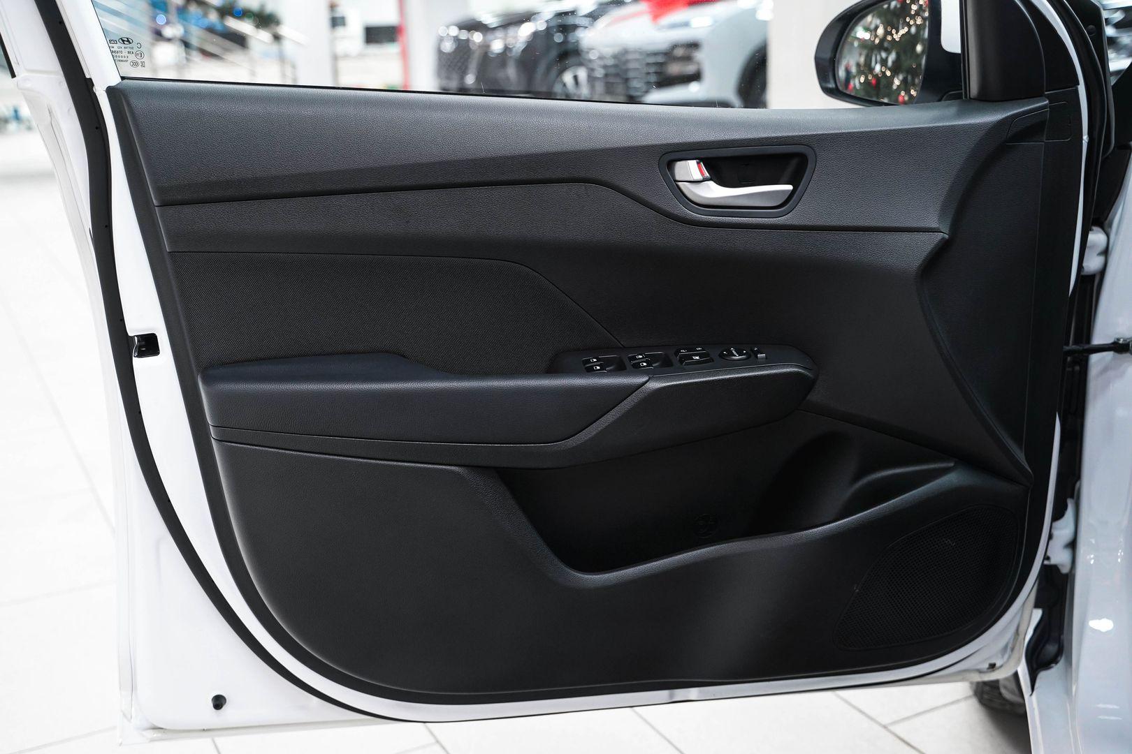 Hyundai Solaris 2021, белый, ДЦ Орехово