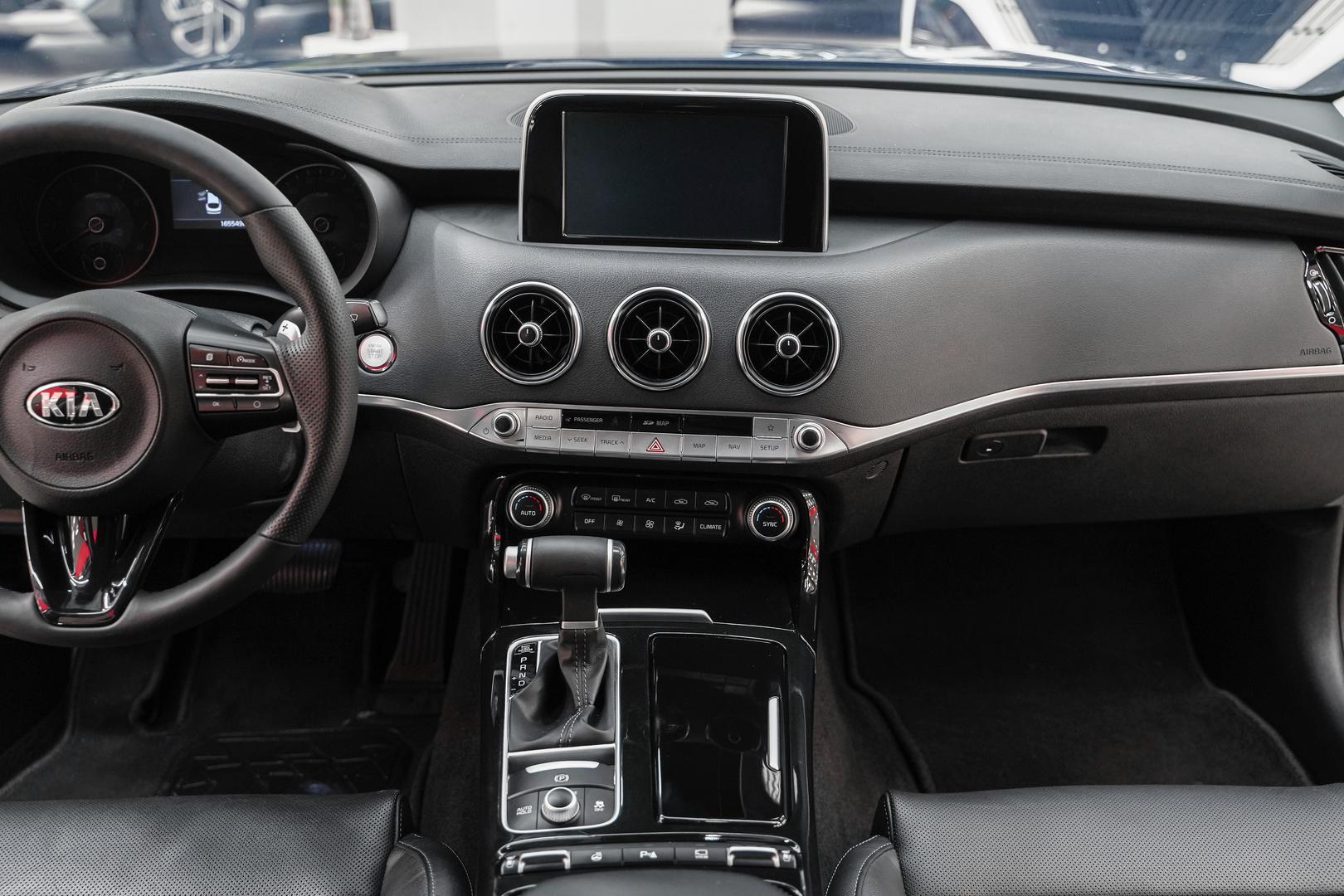 Kia Stinger 2018, черный, ДЦ Орехово