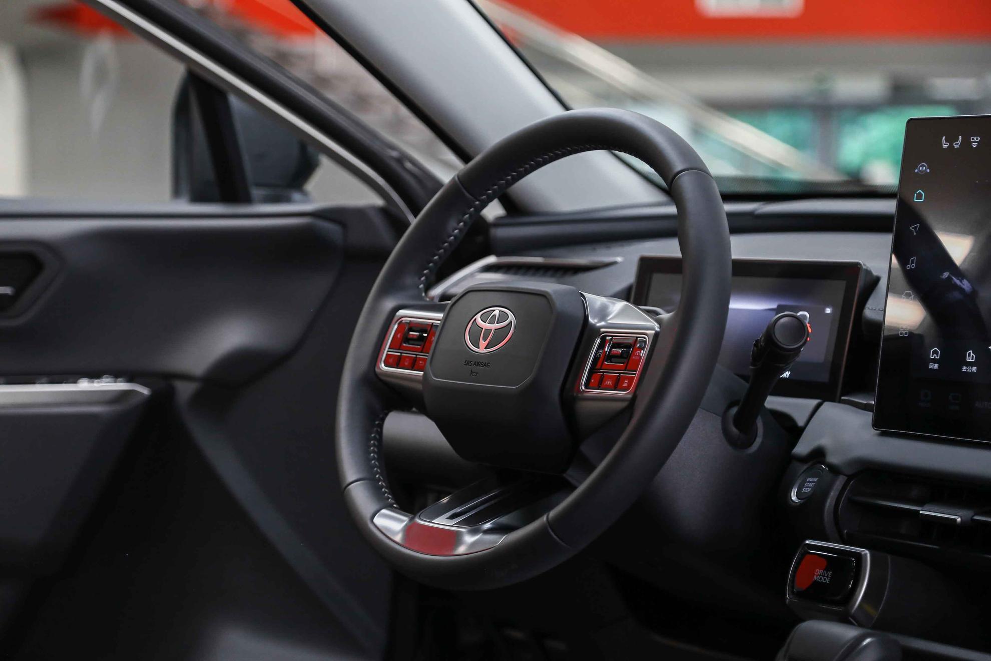 Toyota RAV4 2026, коричневый, ДЦ Орехово