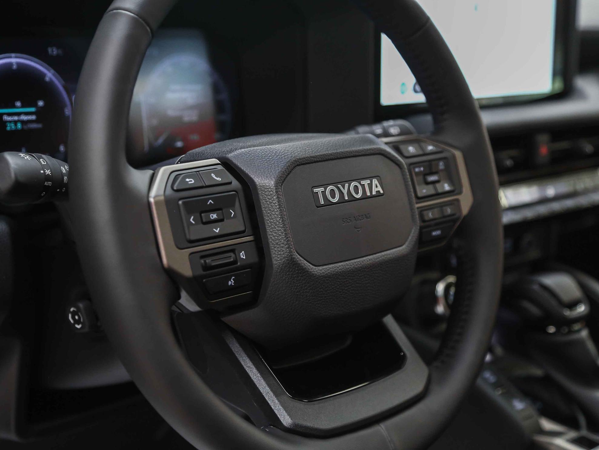 Toyota Land Cruiser Prado 2026, черный, ДЦ Орехово